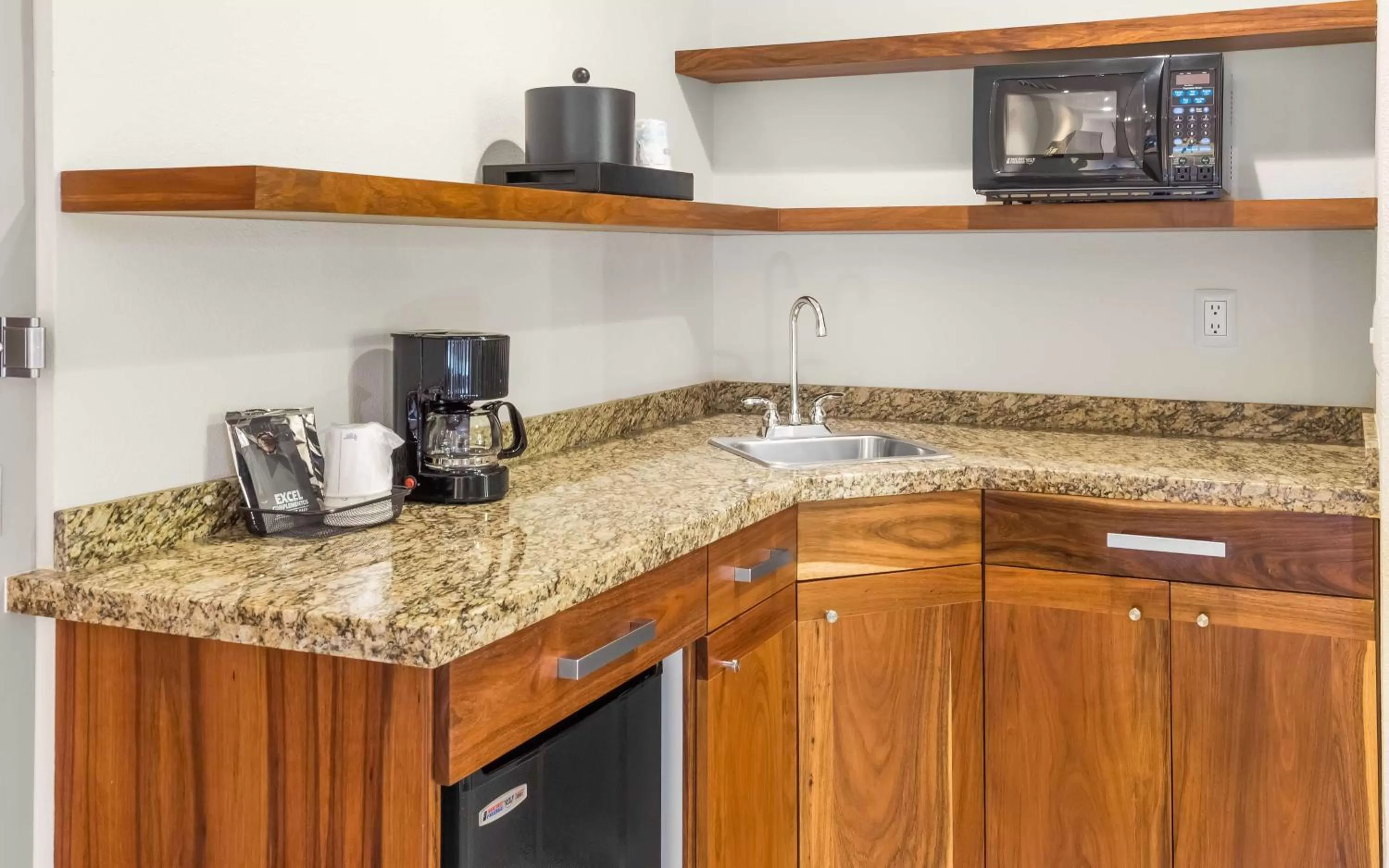 Kitchen or kitchenette in Hampton Inn & Suites by Hilton Los Cabos