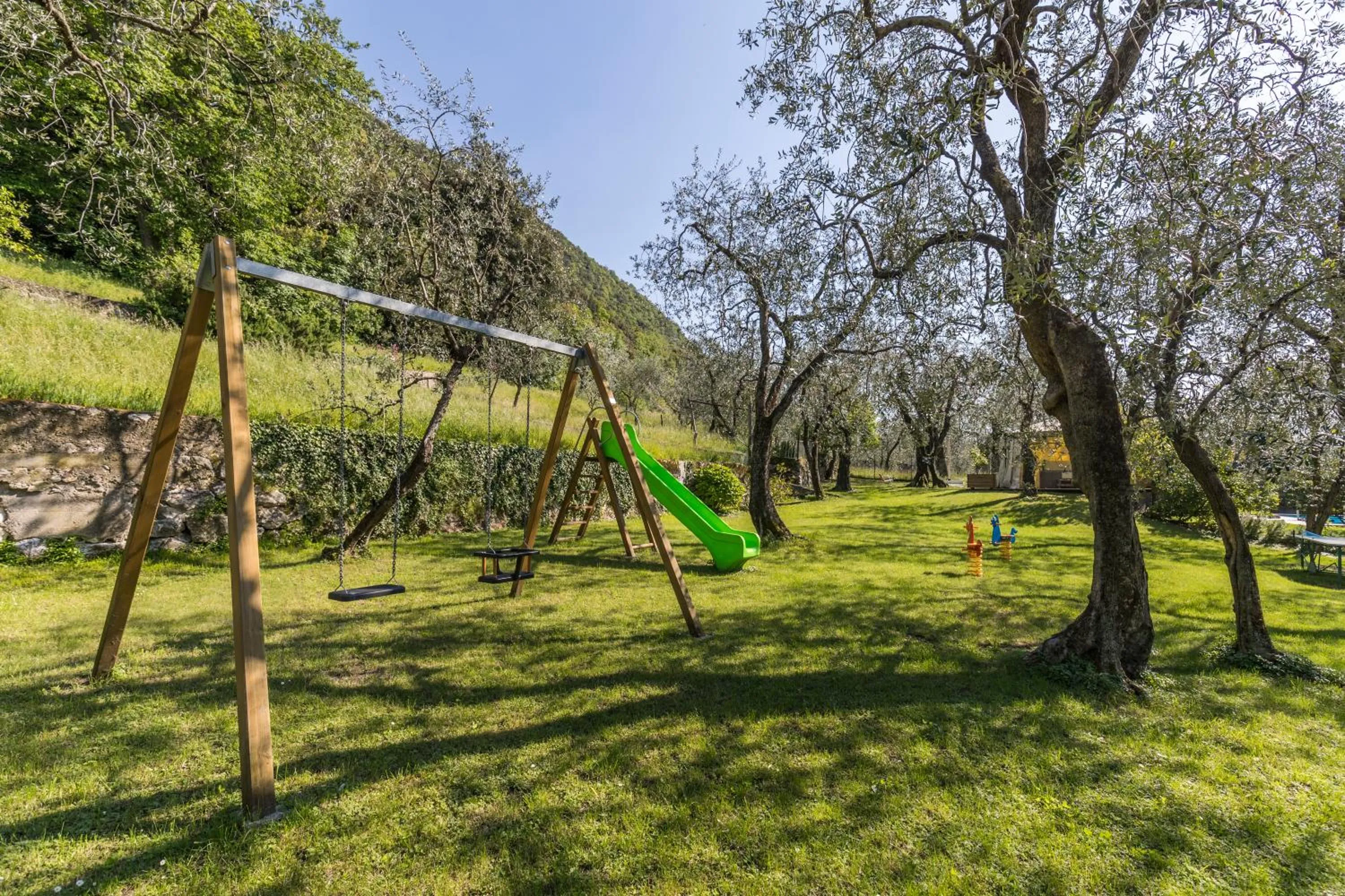 Garden in Garnì Casa Rabagno