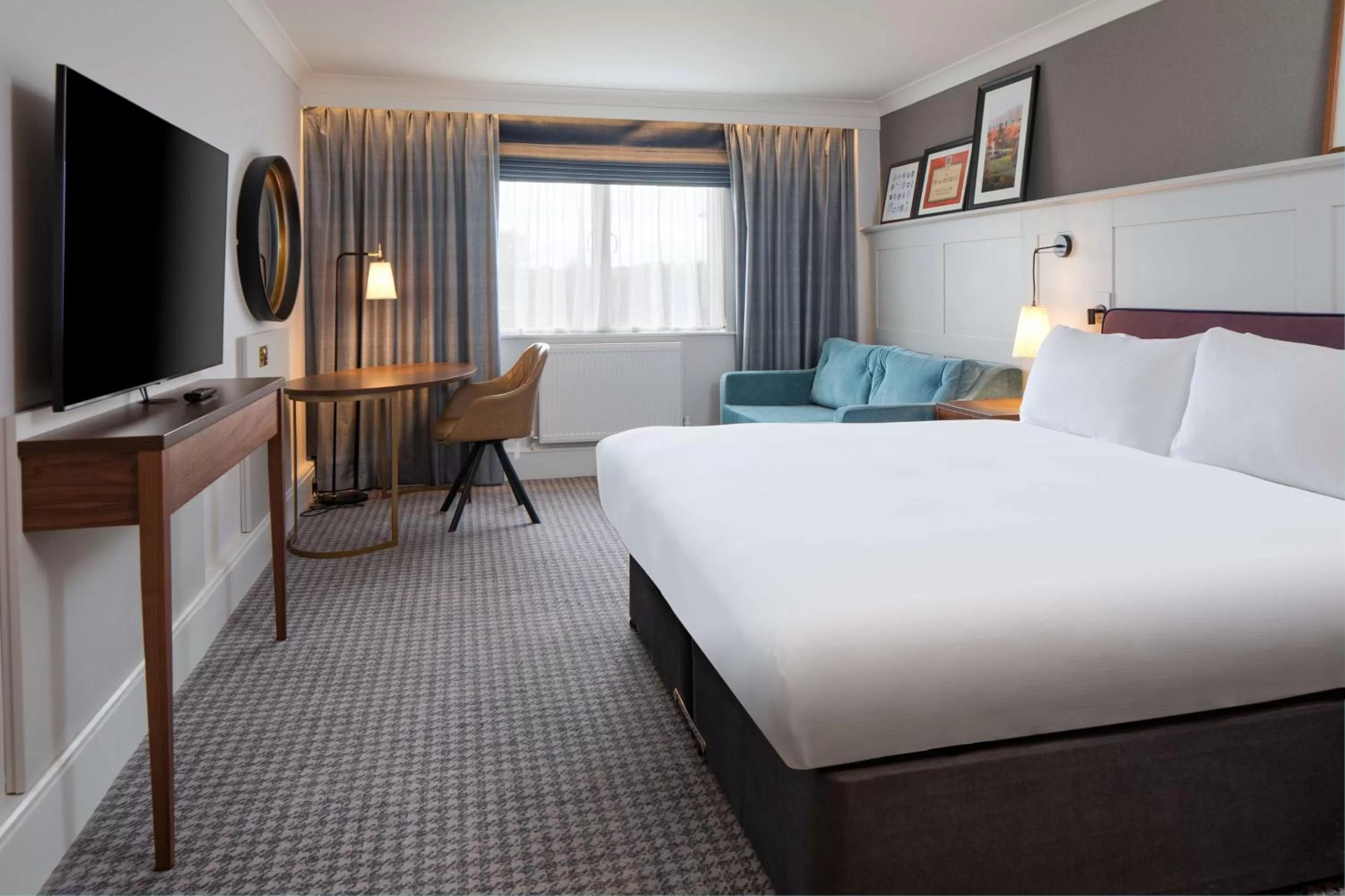 Bedroom, Bed in DoubleTree by Hilton Stoke-on-Trent, United Kingdom