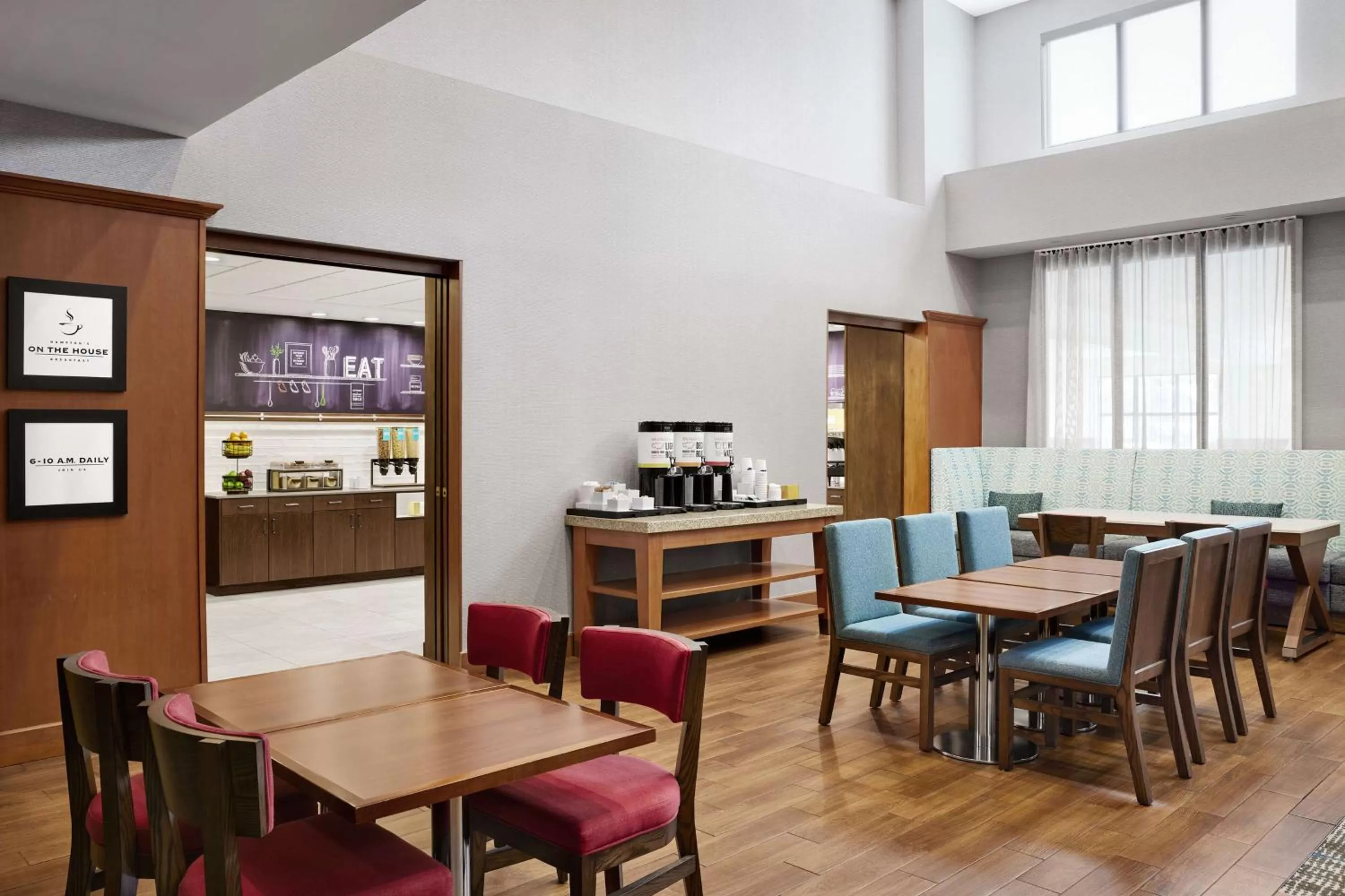 Breakfast in Hampton Inn & Suites West Haven