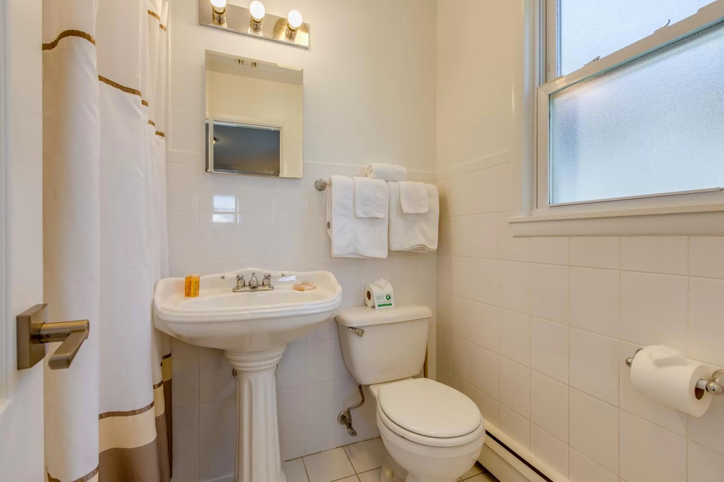 Colonial Shores Resort