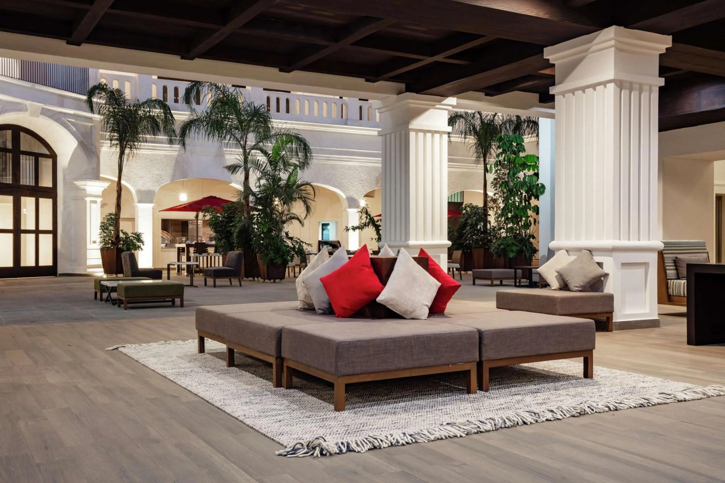 Lobby or reception in Doubletree By Hilton Toluca