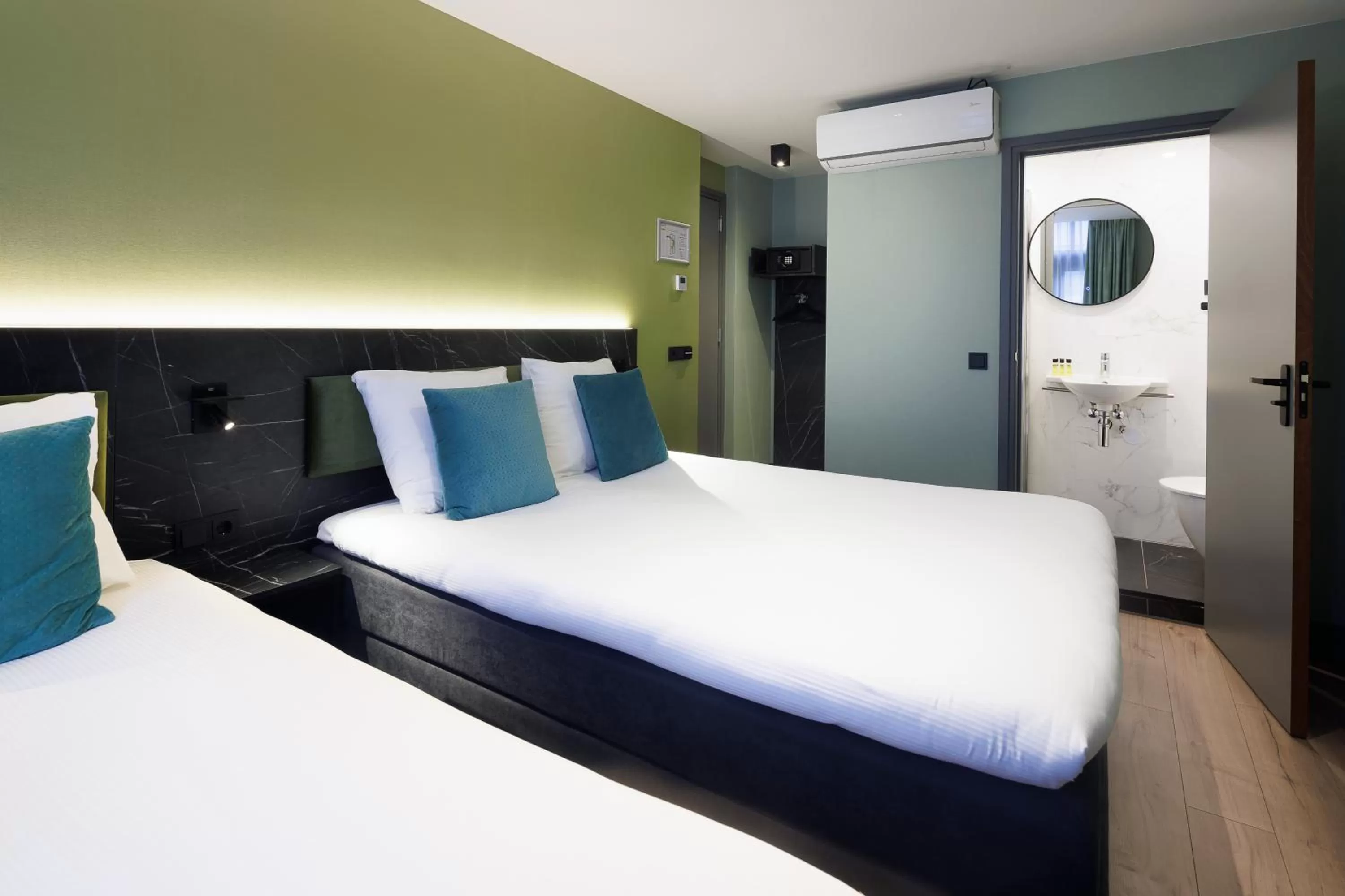 Bed in Ciao Papa Hotel Amsterdam Central Station