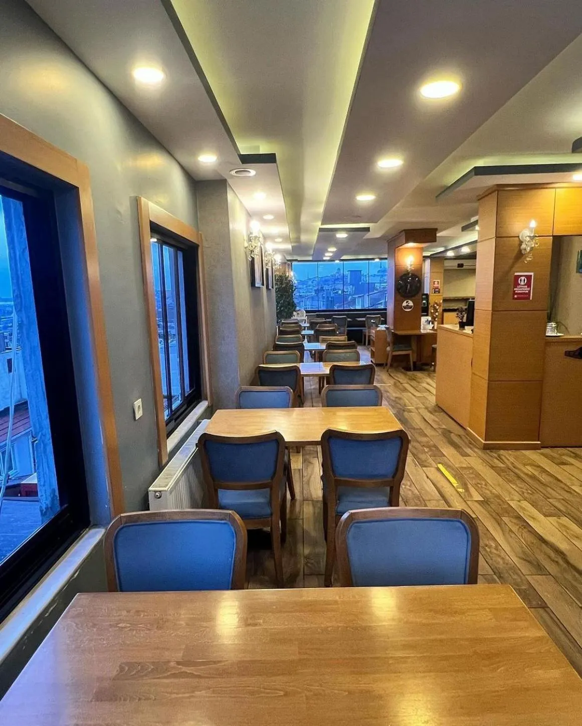 Restaurant/places to eat in Marmara Place Old City Hotel