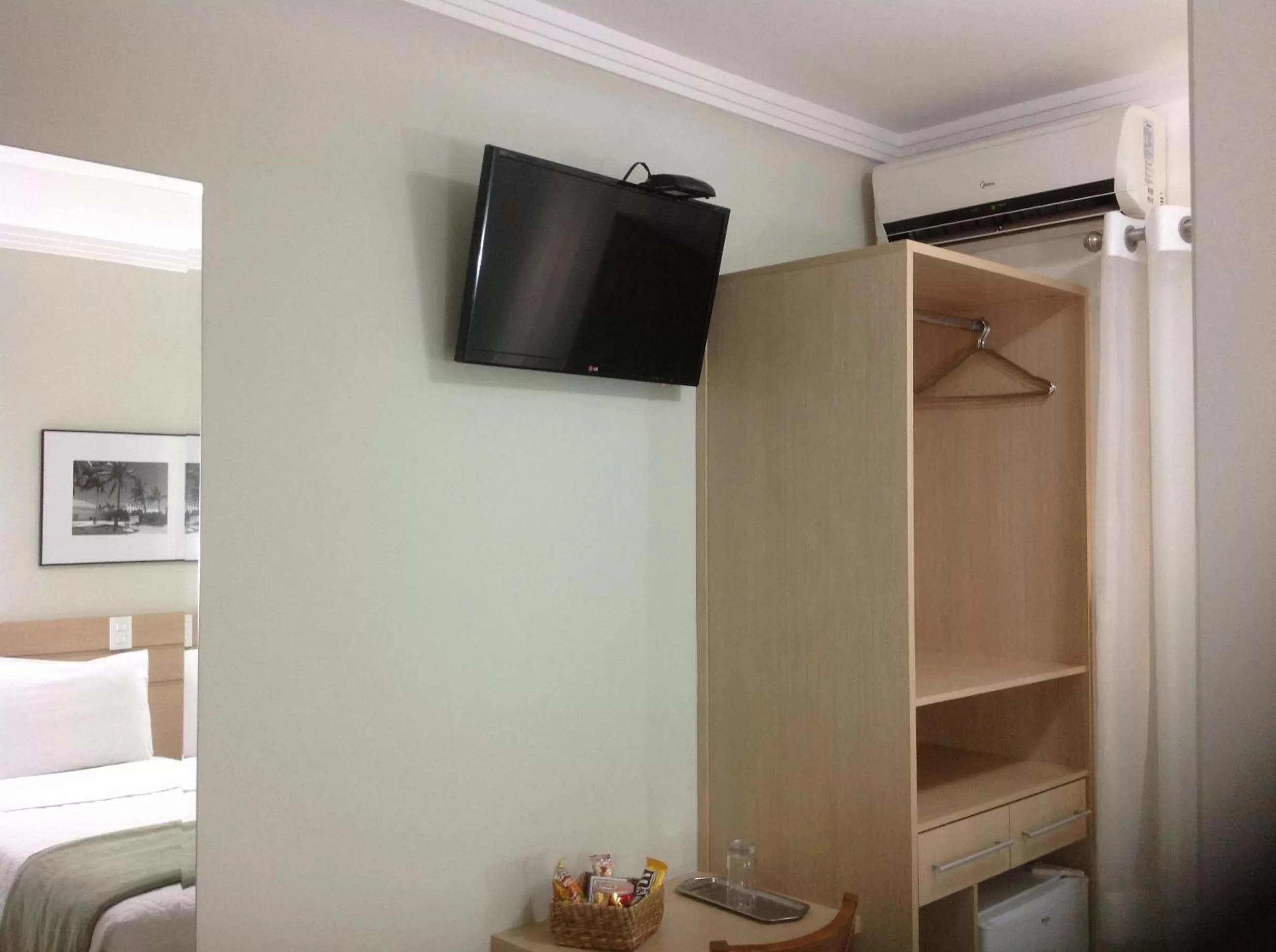 TV and multimedia, Bed in Upper Hotel