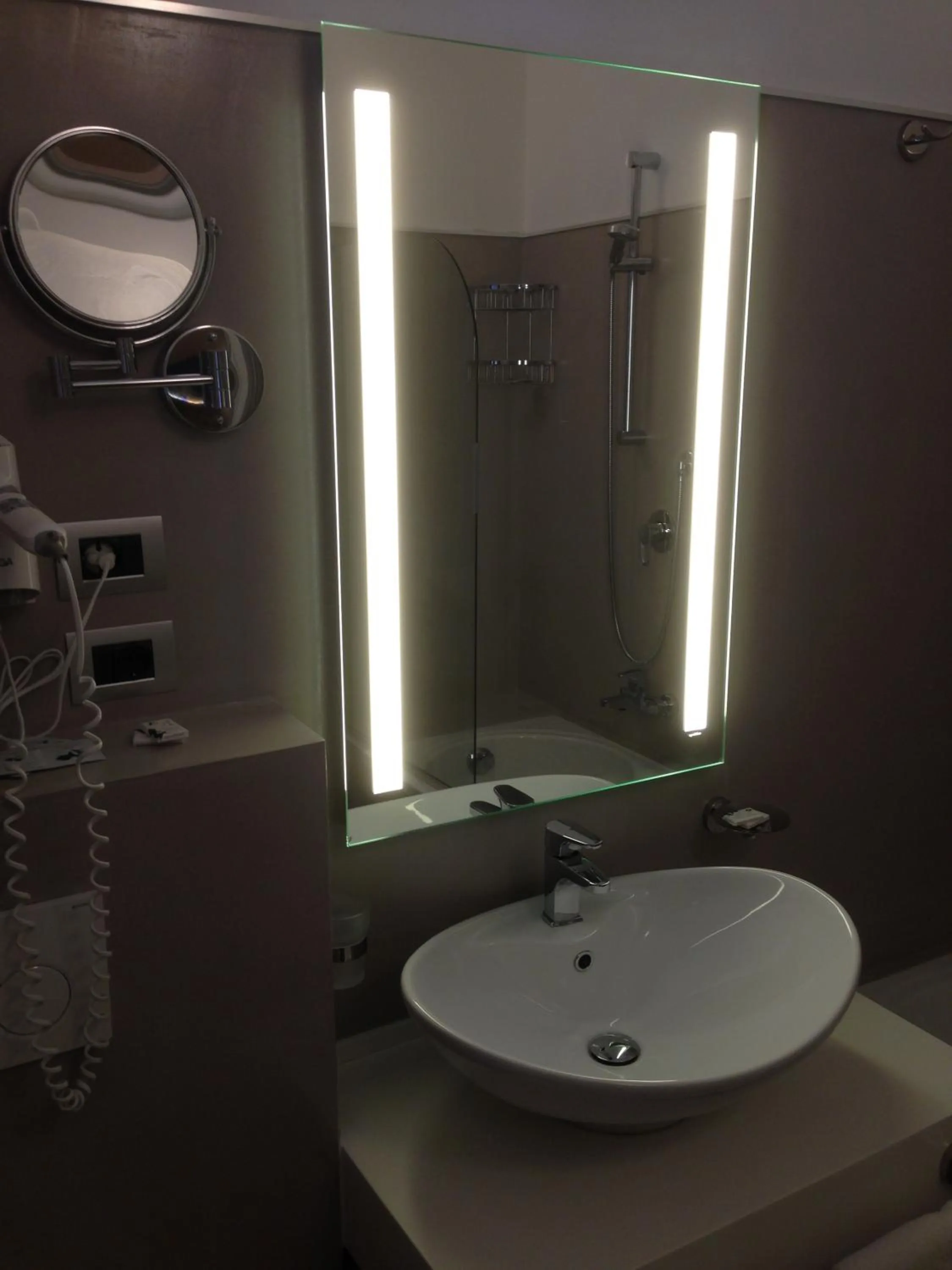 Bathroom in Hotel El Balear