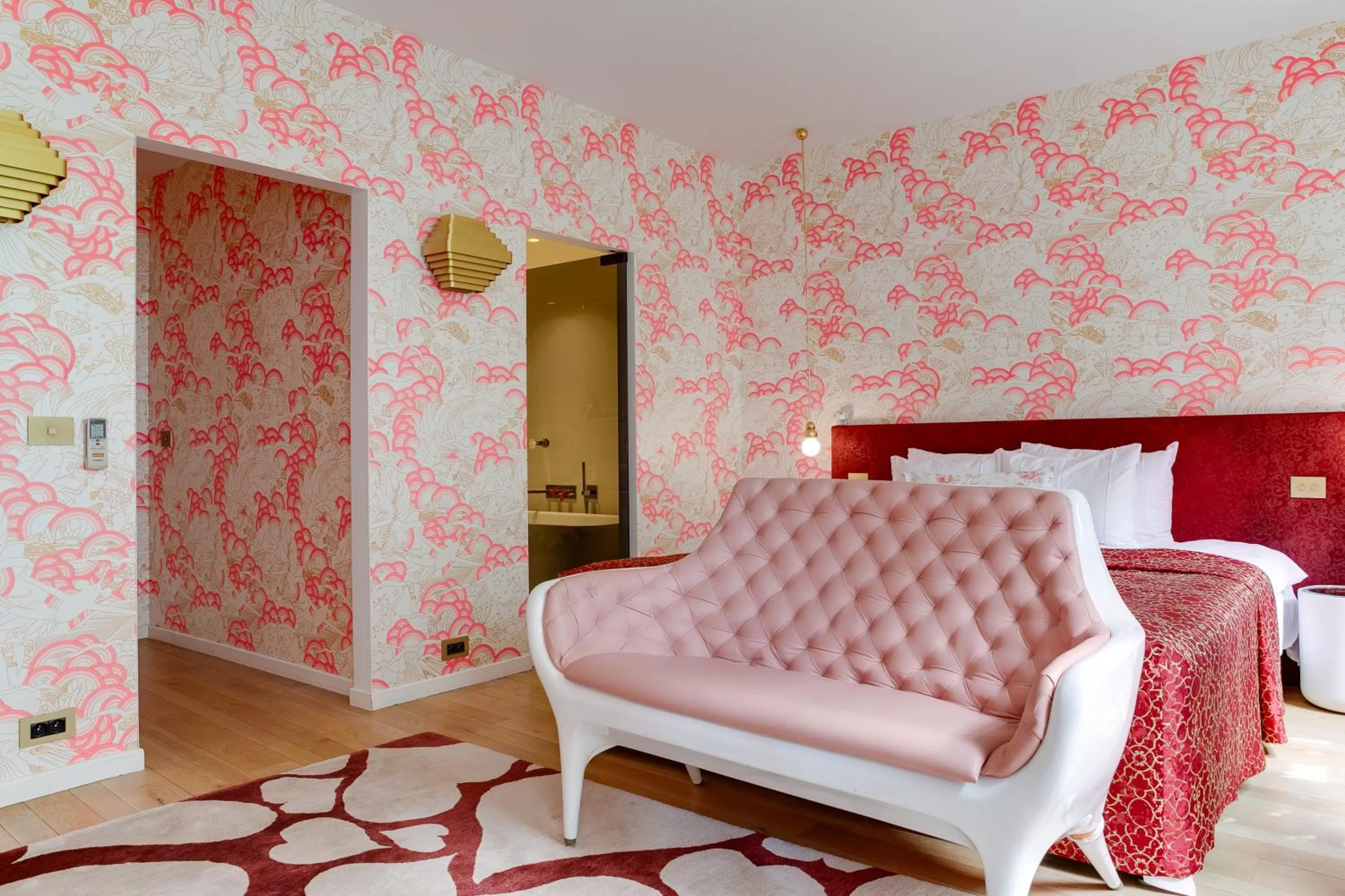 Bed in Hotel De Witte Lelie -Small Luxury Hotels of the World