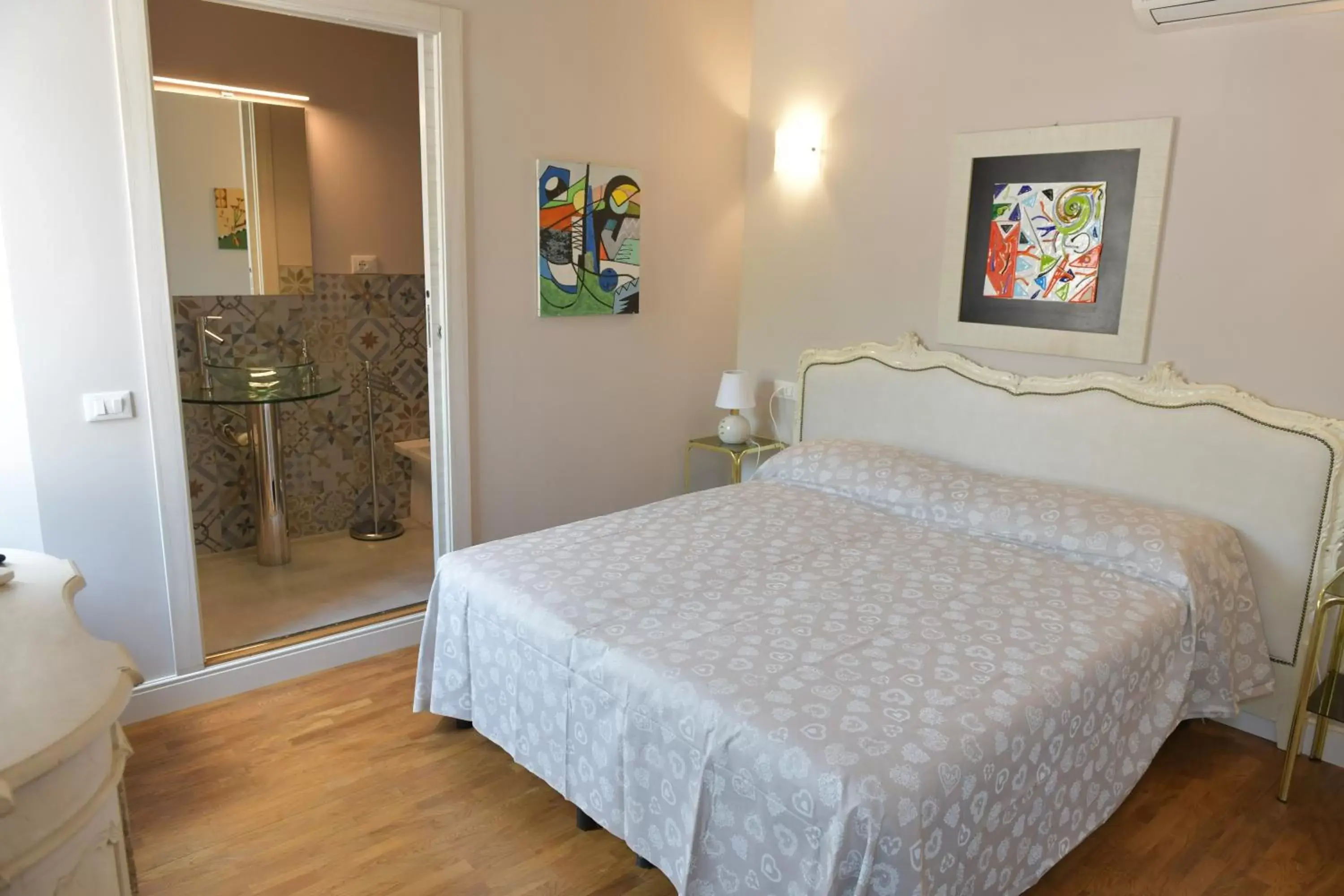 Double or Twin Room with Private Bathroom in Civico 43 Double or Twin Room with Private Bathroom in Civico 43