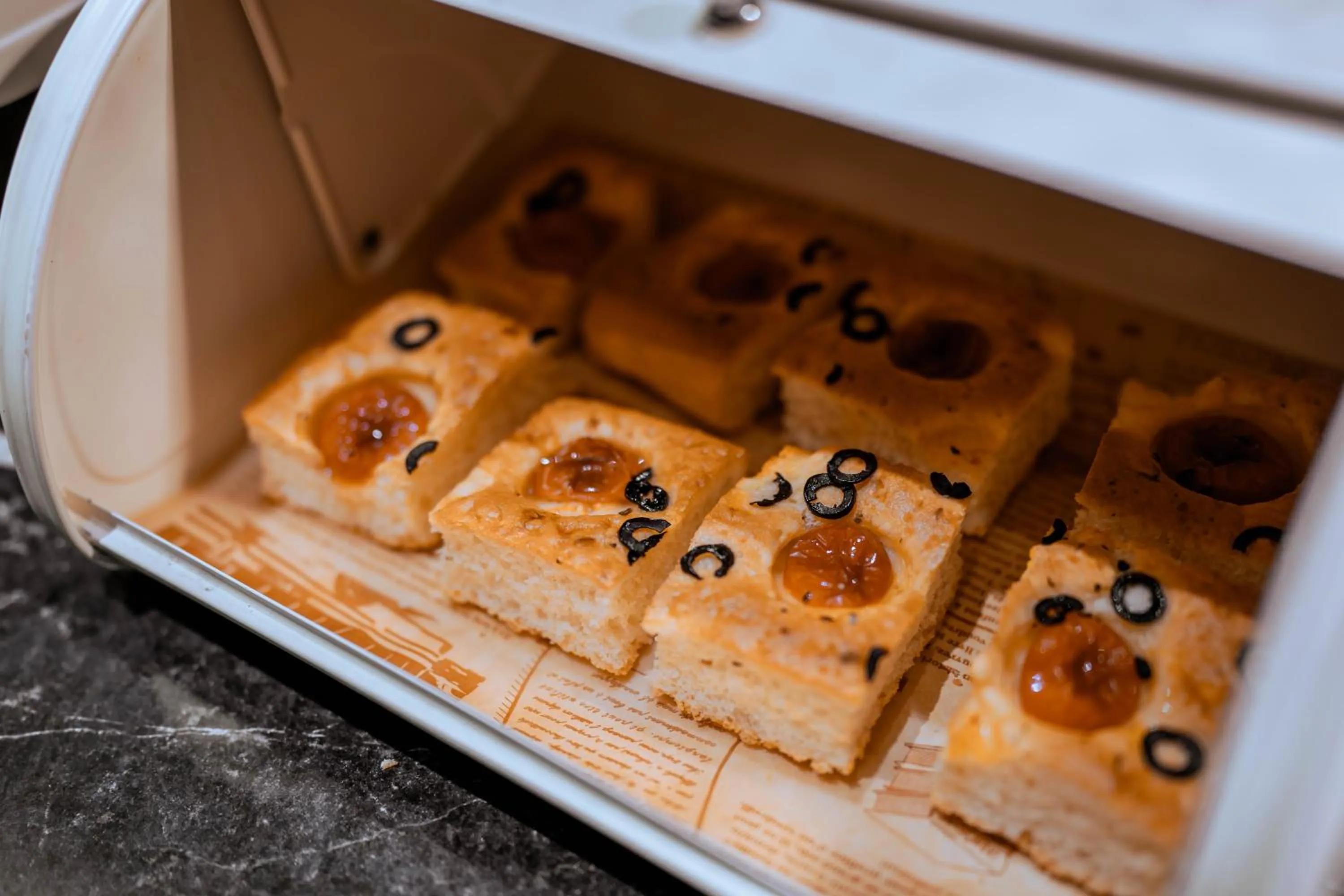 Restaurant/places to eat in Shangri-La Wuhan