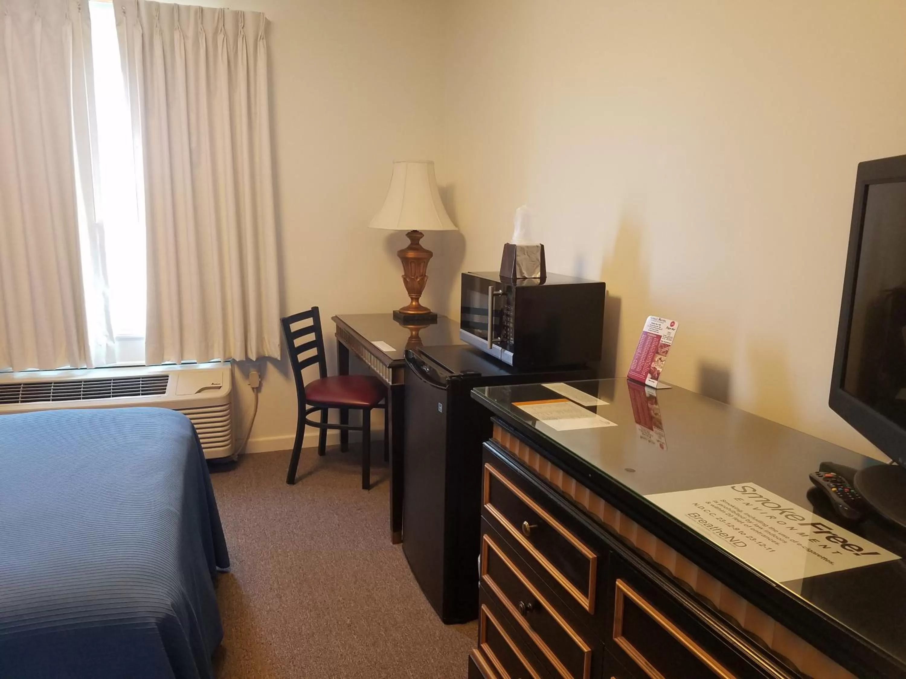 Seating area in Ramada by Wyndham Williston