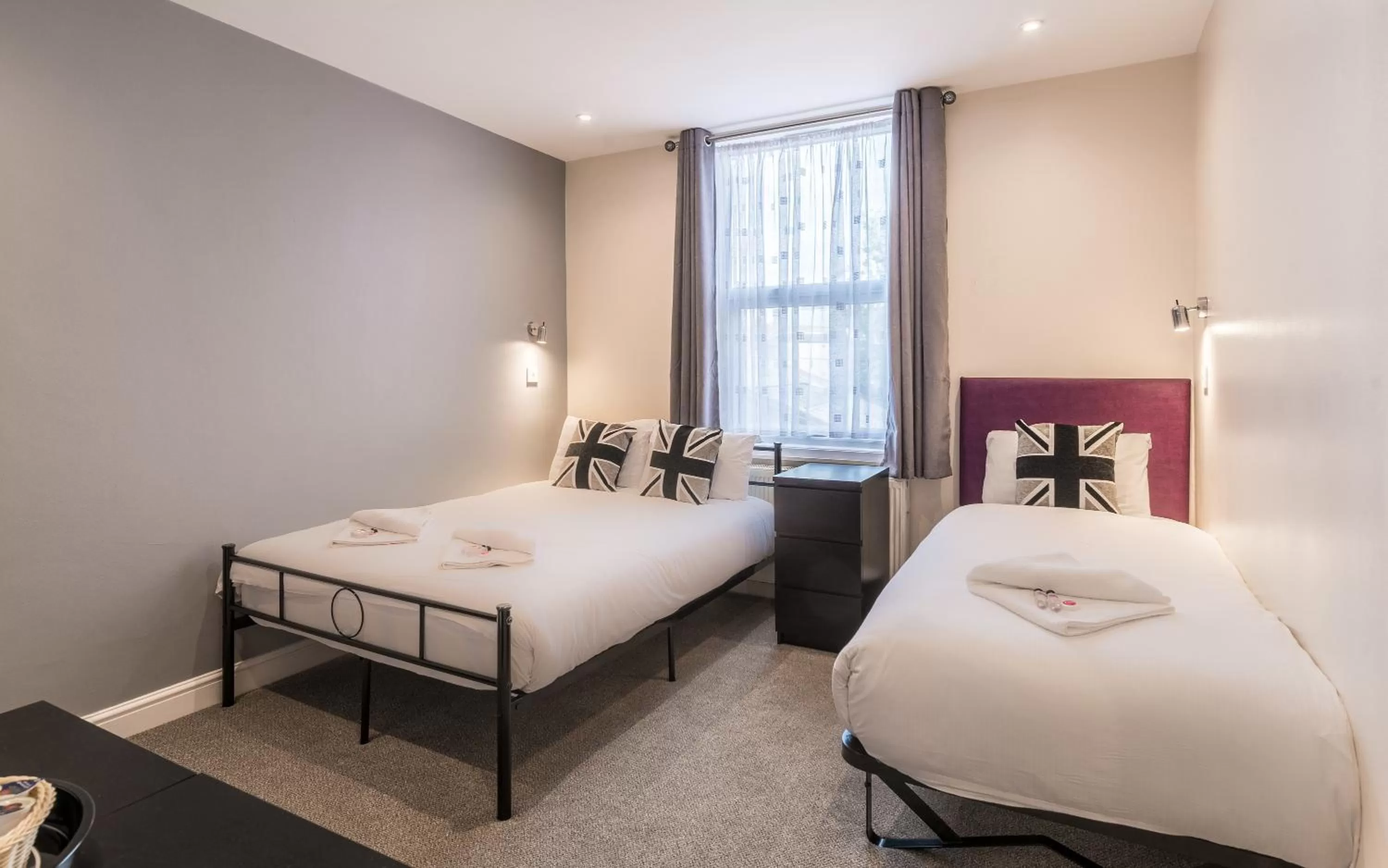 Bed in Royal London Hotel By Saba