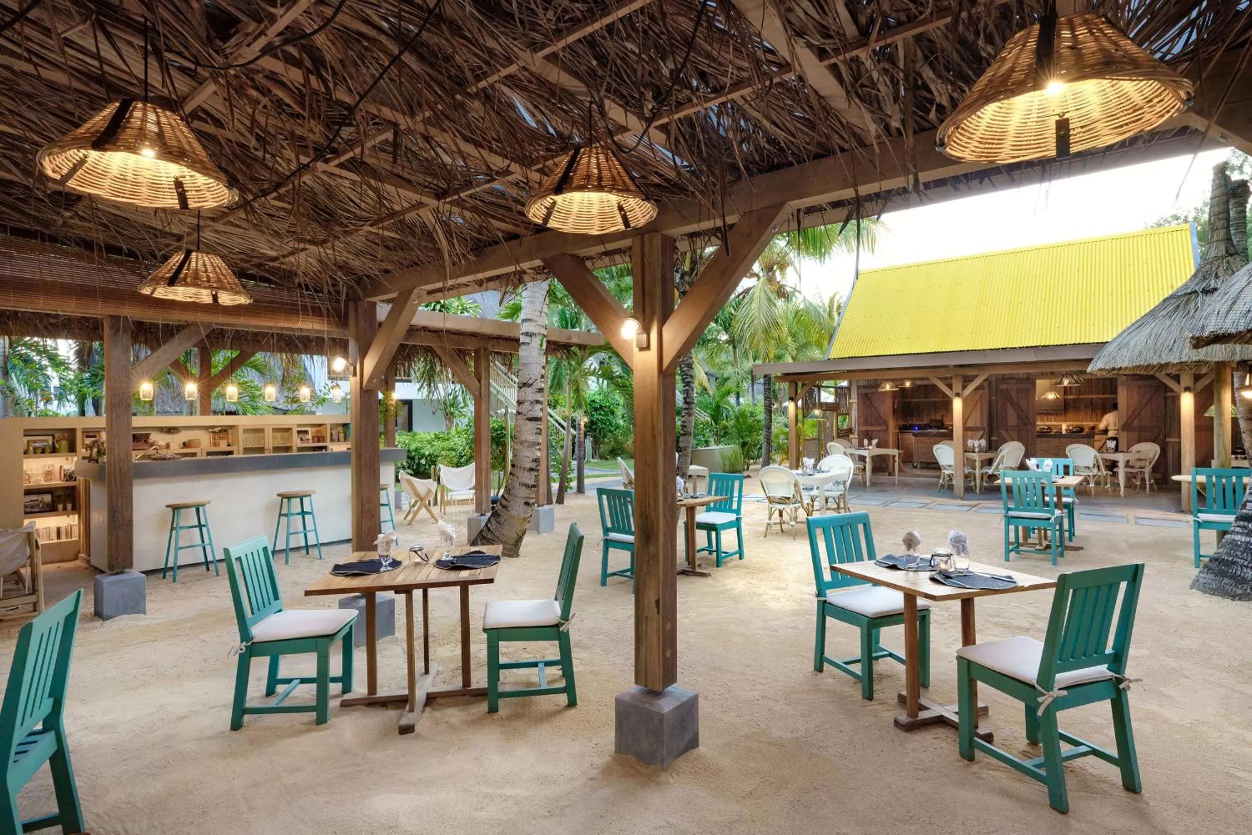 Restaurant/places to eat in Coin de Mire Attitude