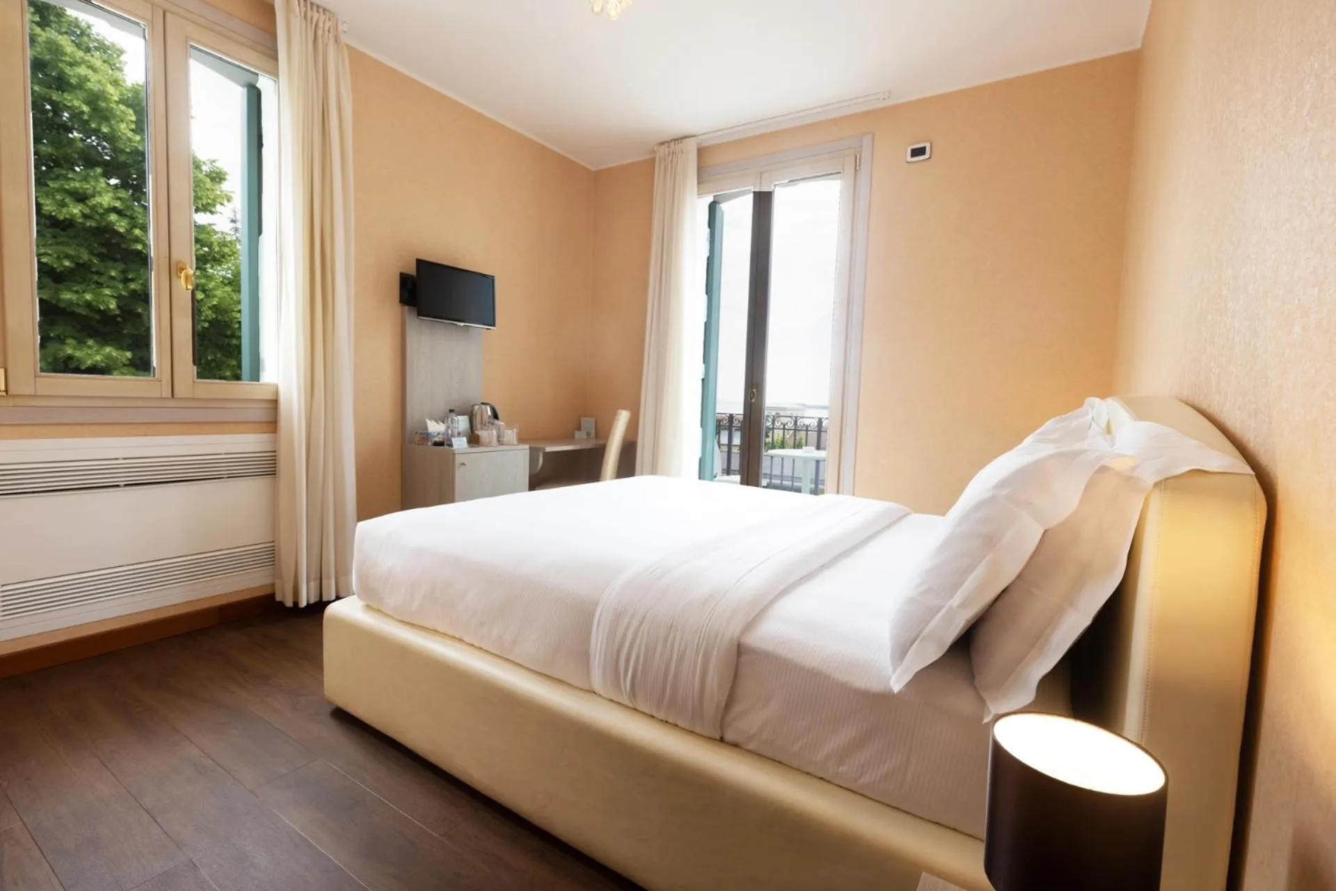 Photo of the whole room, Bed in Mefuta Hotel