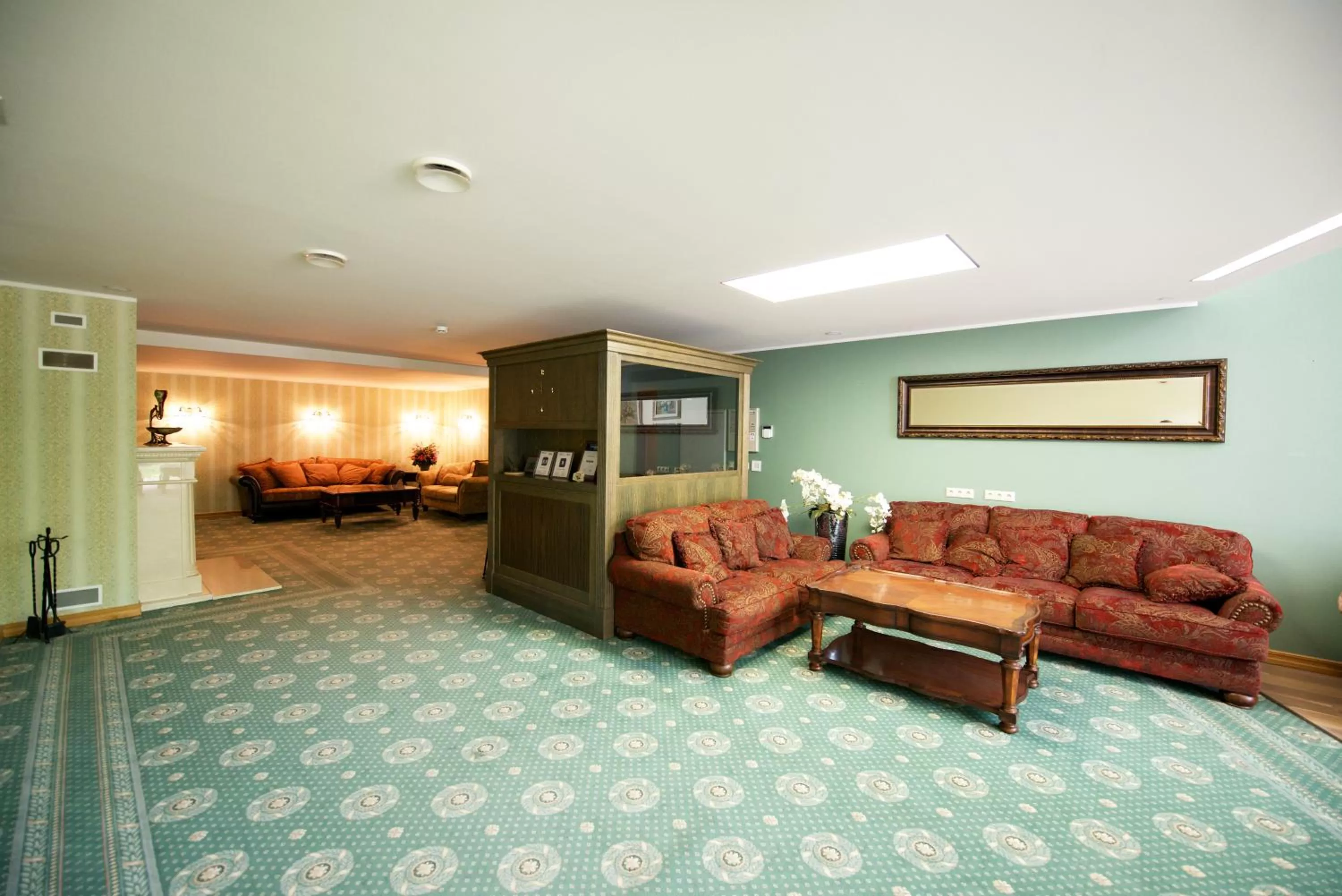 Living room, Lobby/Reception in Villa Hotel Theresa