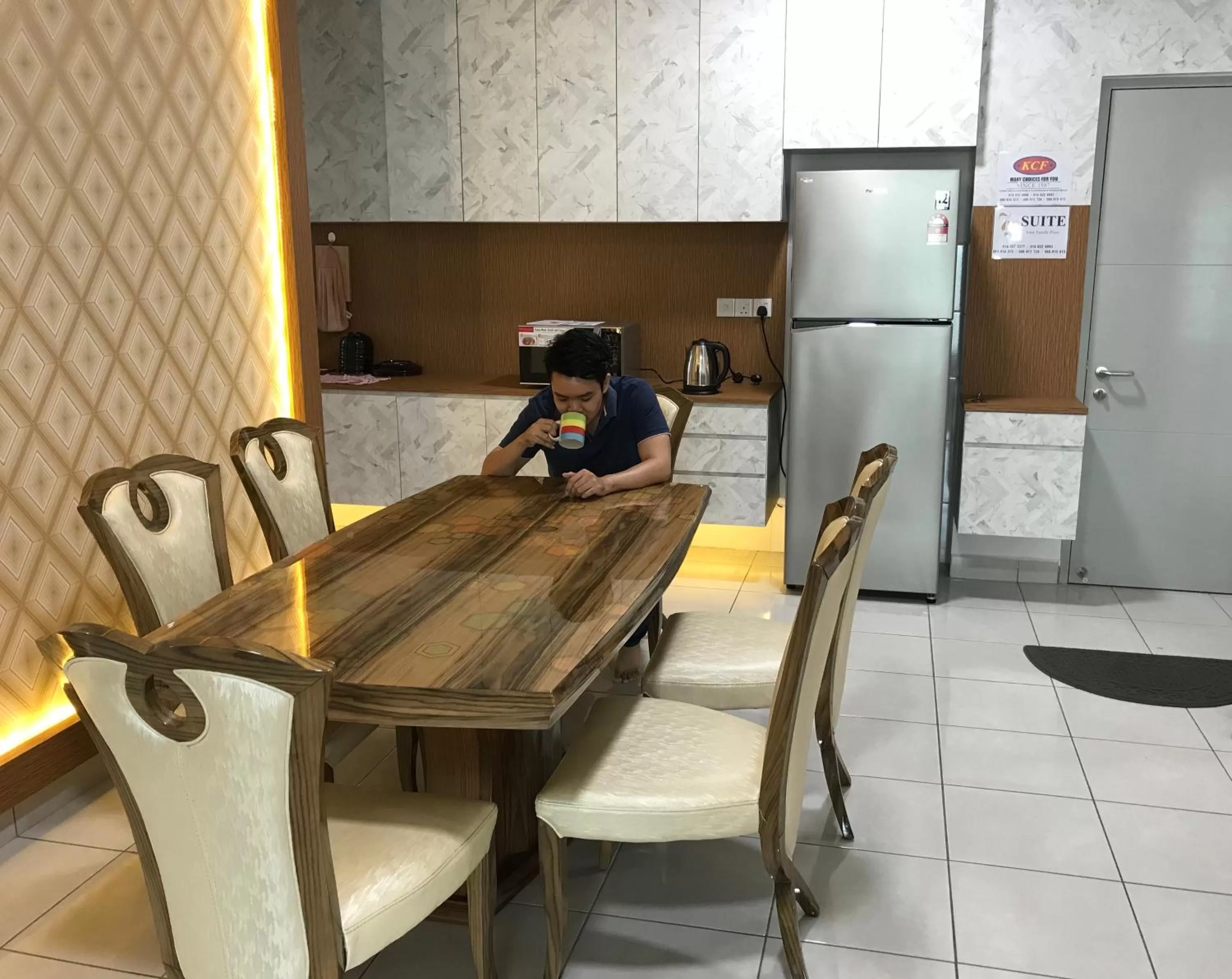 Kitchen/Kitchenette in 75 Suite