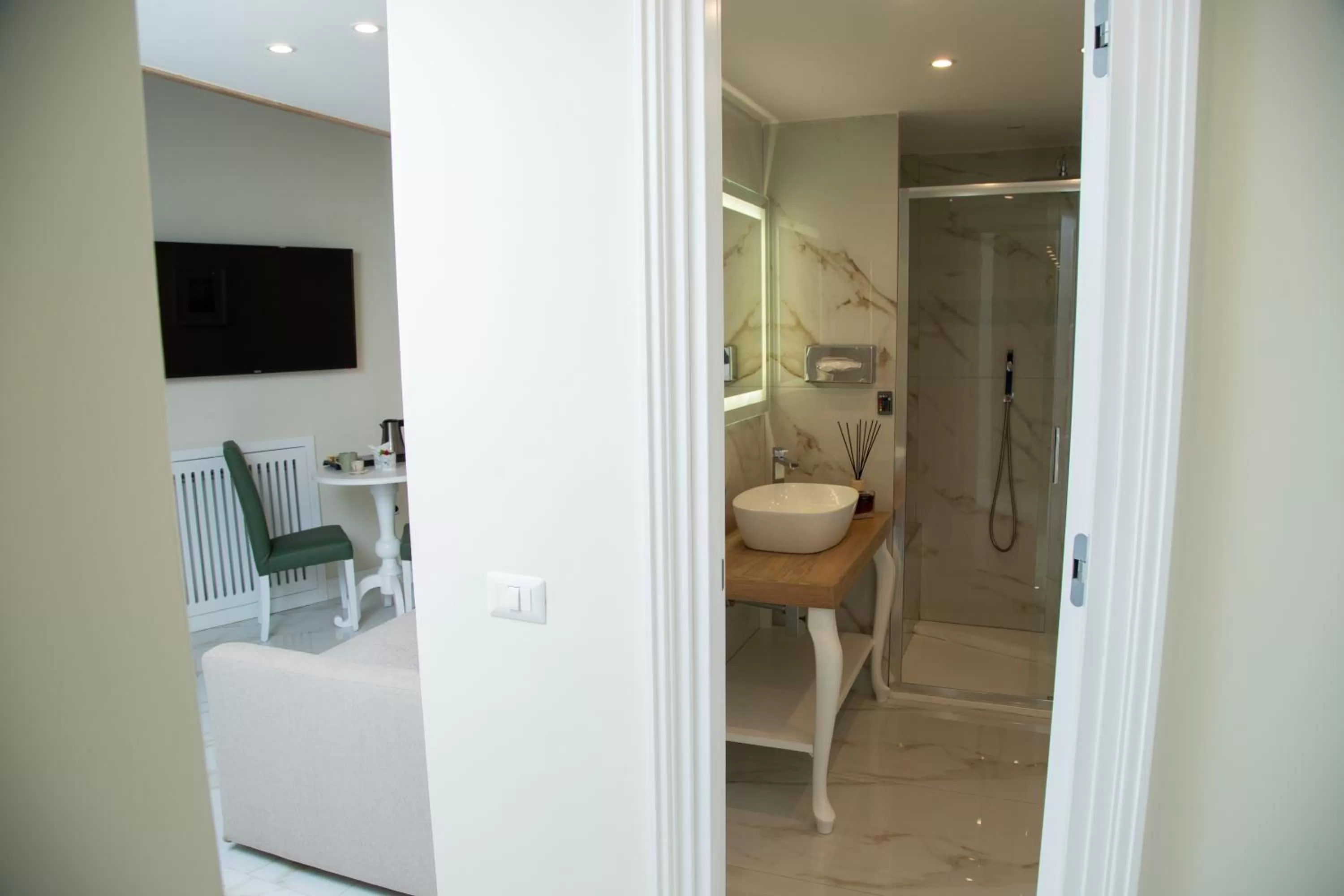 Shower in Gentile Suite Centro Storico