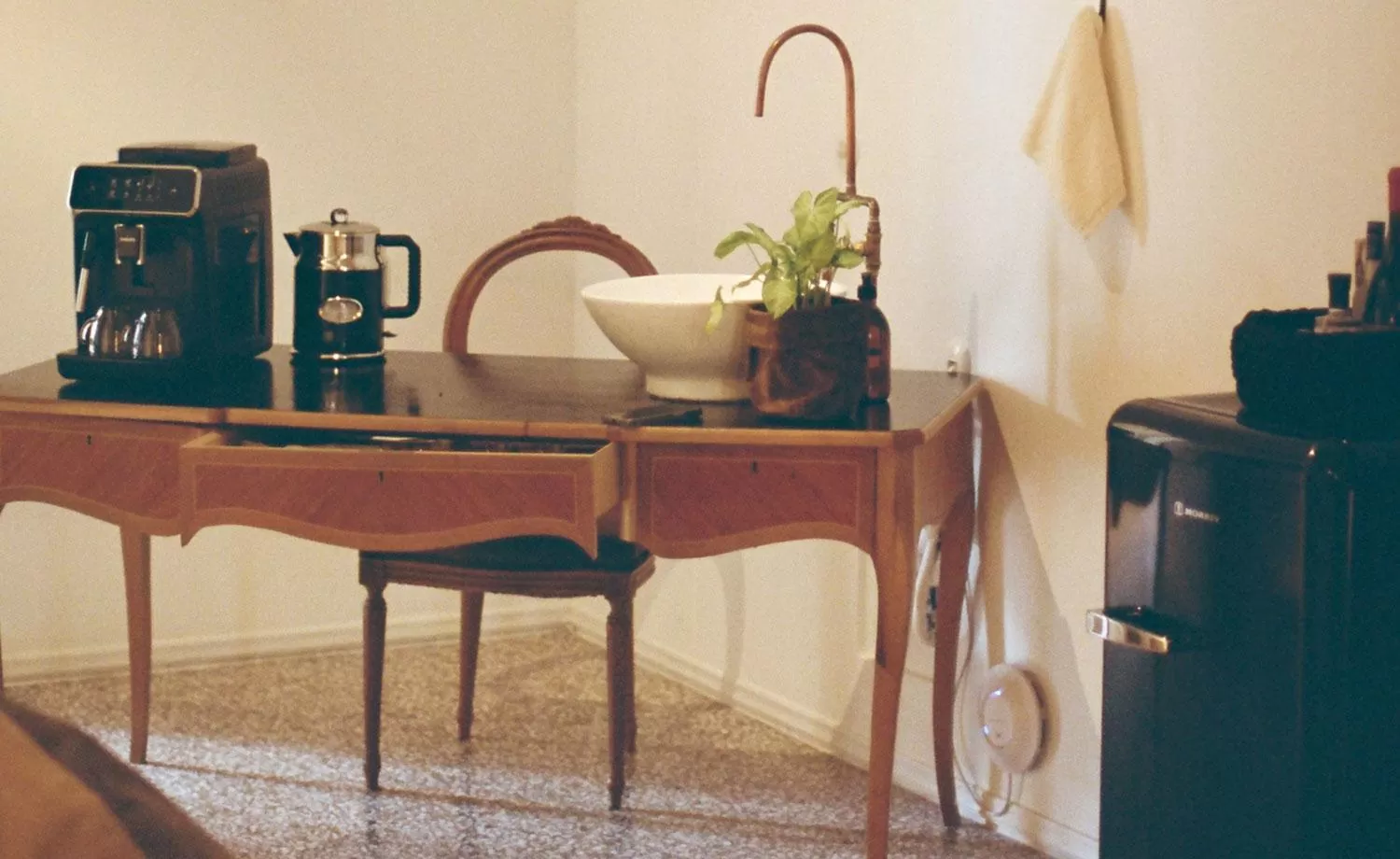 kitchen in Mona Athens