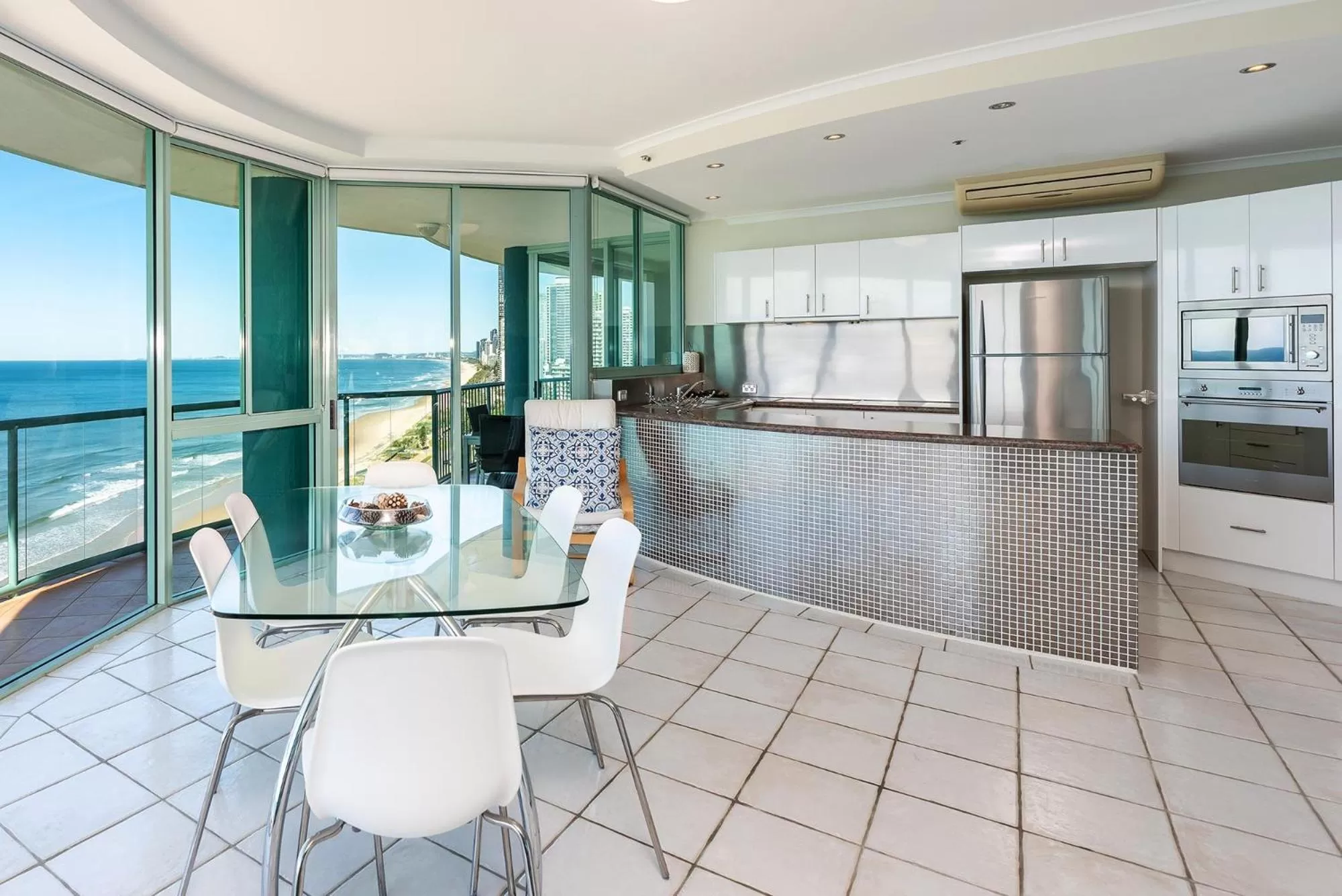 Dining area in The Waterford on Main Beach