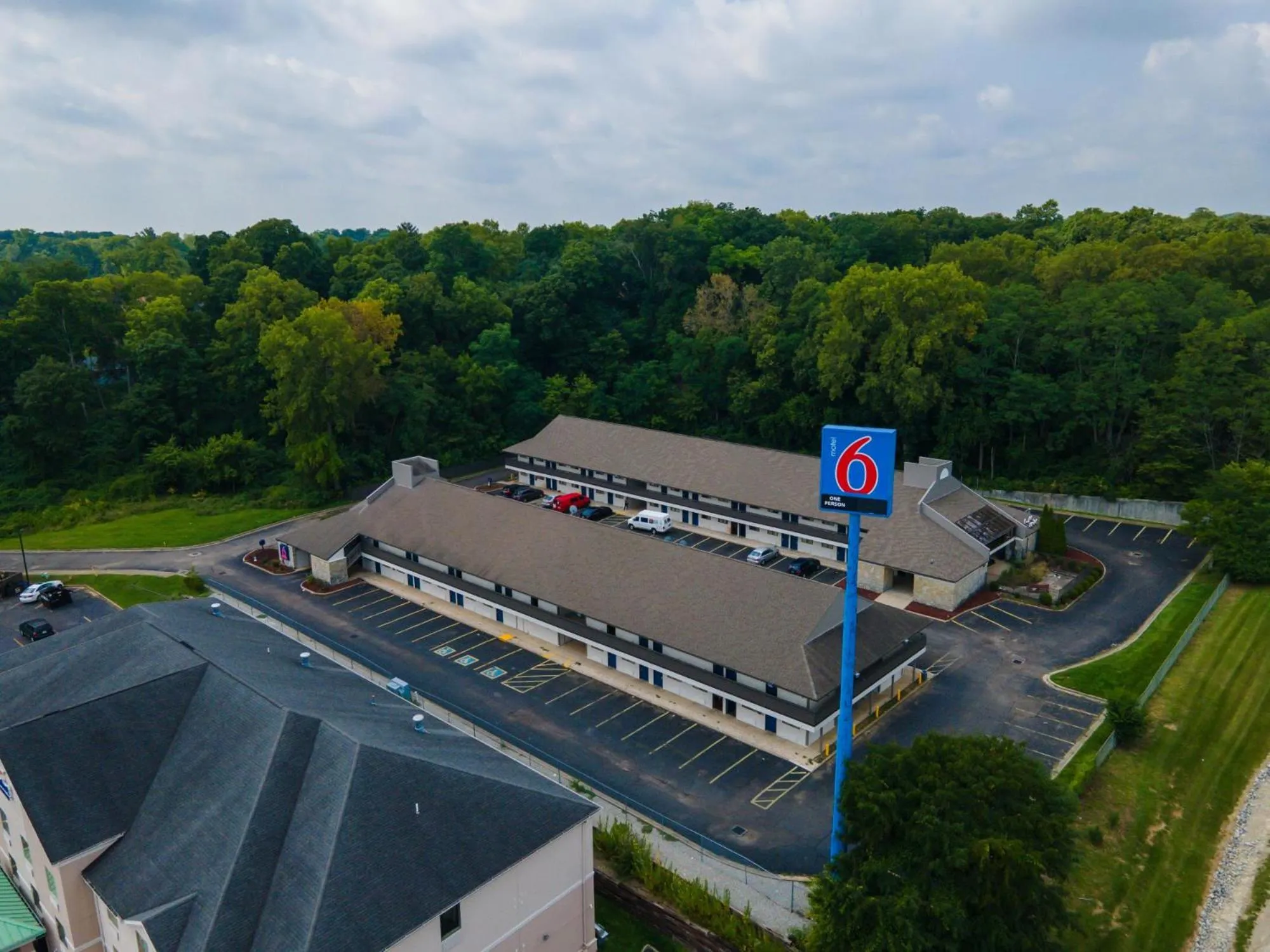Property building in Motel 6-Dayton, OH - Englewood