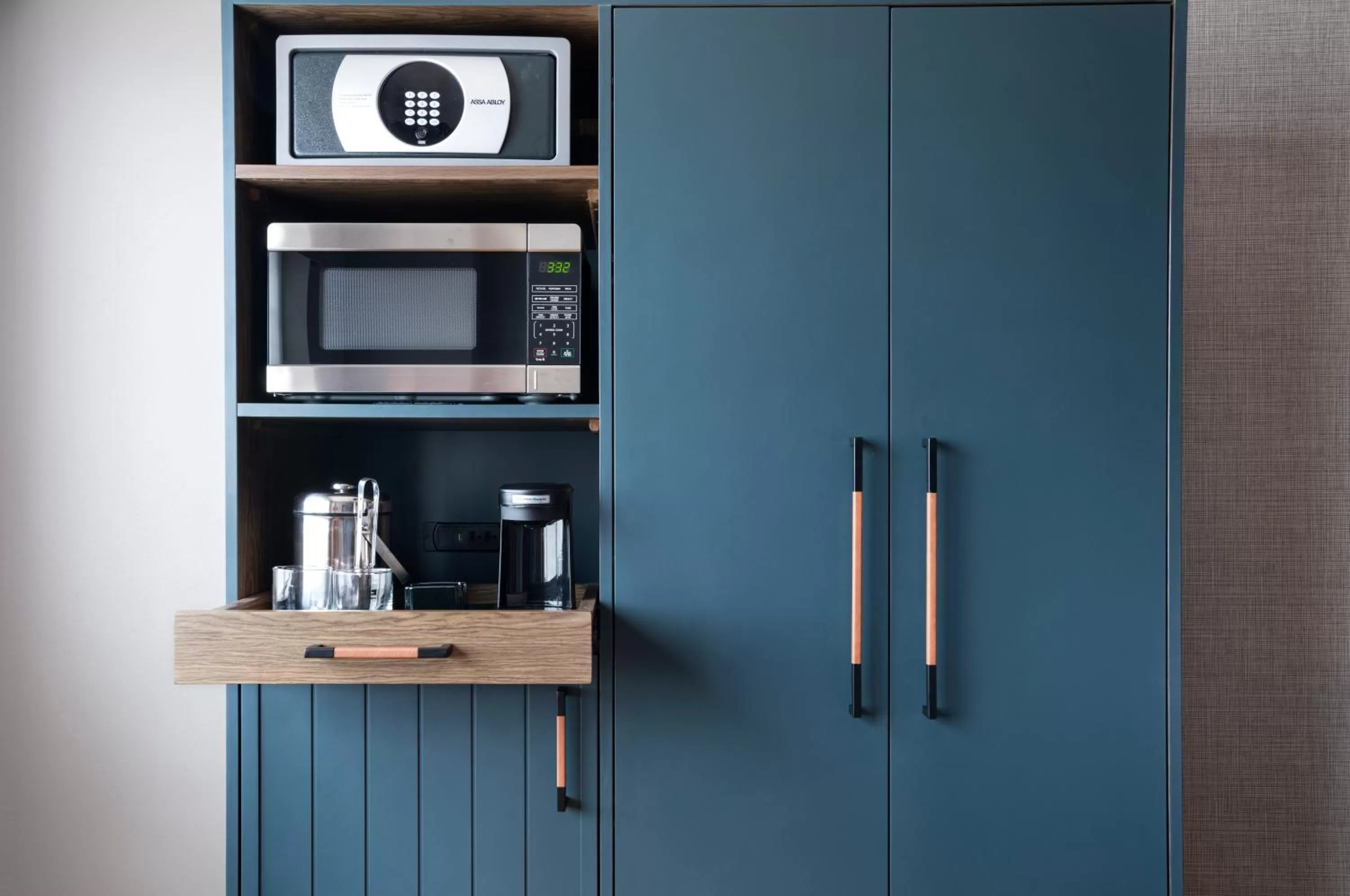 Coffee/tea facilities in Four Points by Sheraton Houston West