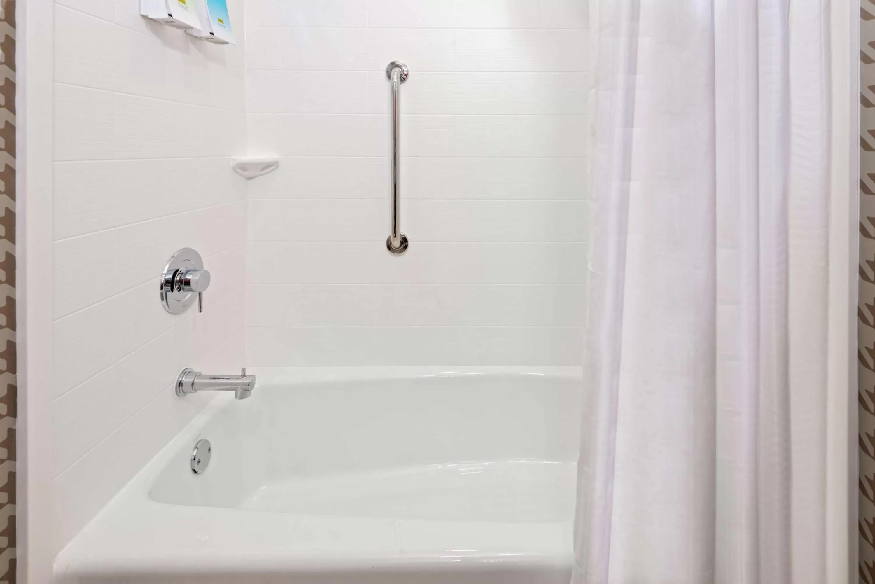 Bathroom in Home2 Suites By Hilton Orlando Near Universal