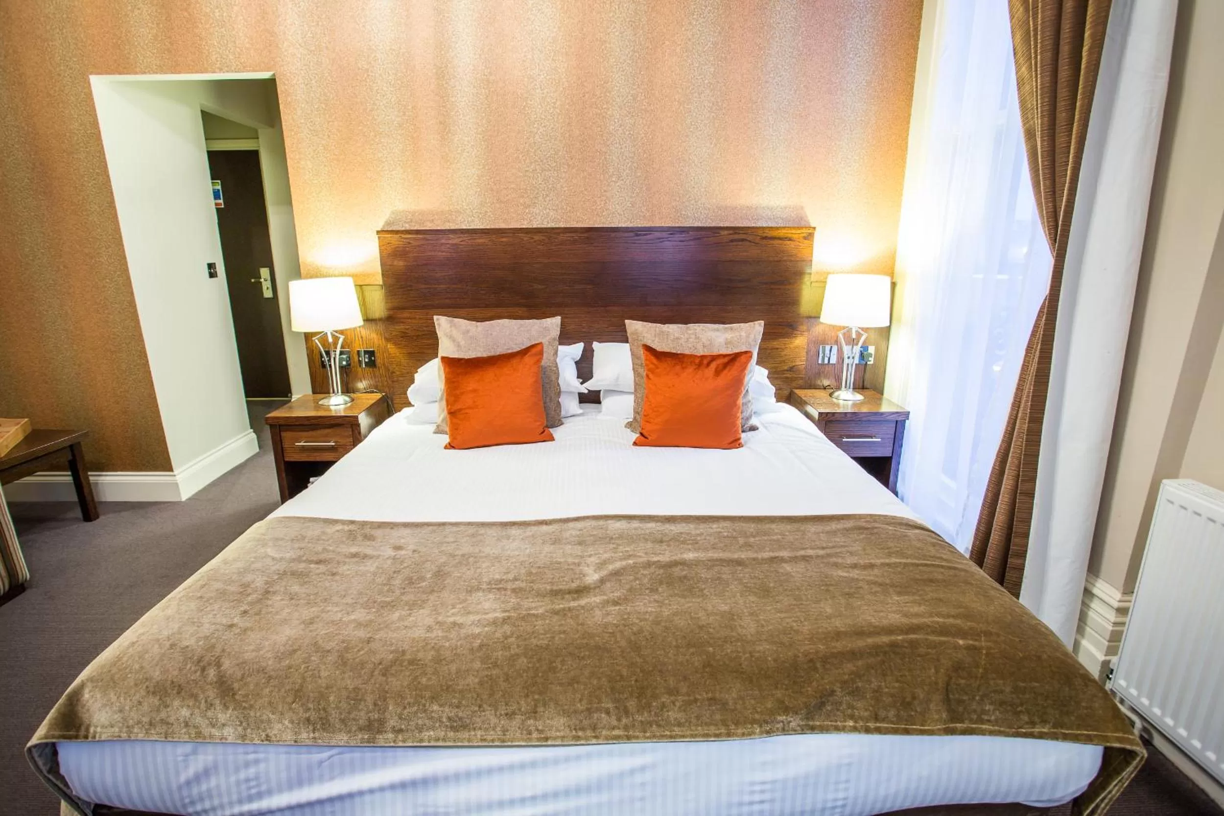 Bedroom, Bed in The Duke of Edinburgh Hotel & Bar