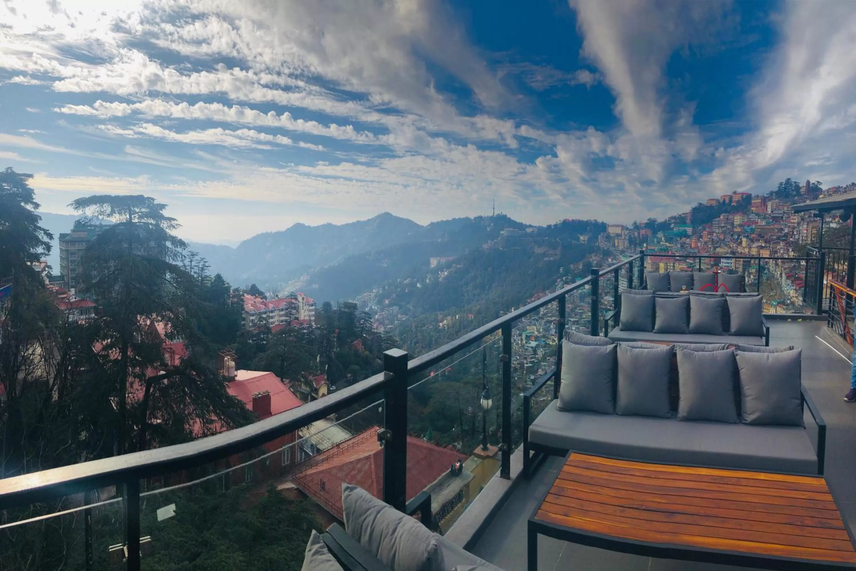 Restaurant/places to eat in Hotel Willow Banks Shimla