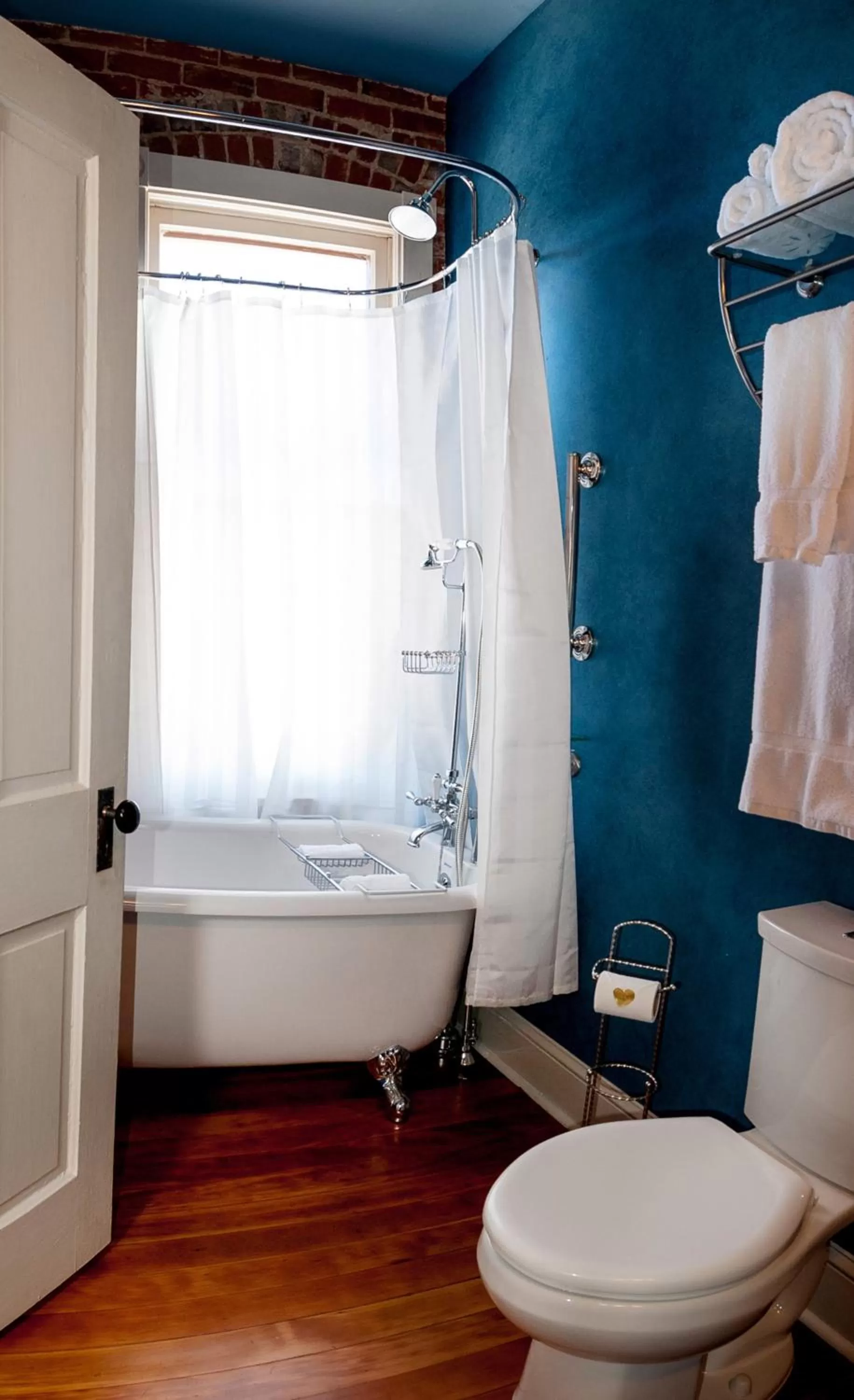 Shower in Grand Highland Hotel