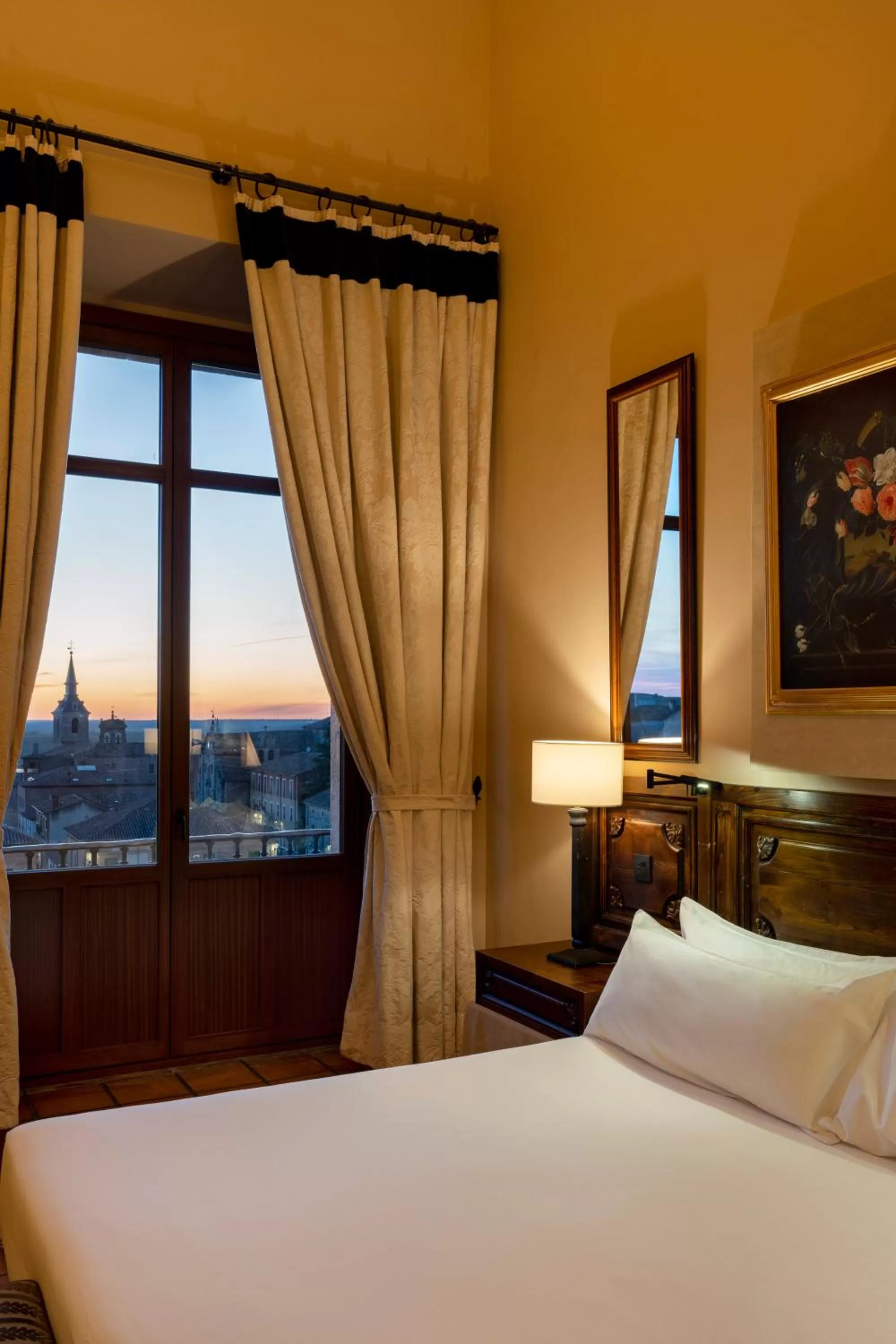 View (from property/room), Bed in Parador de Lerma