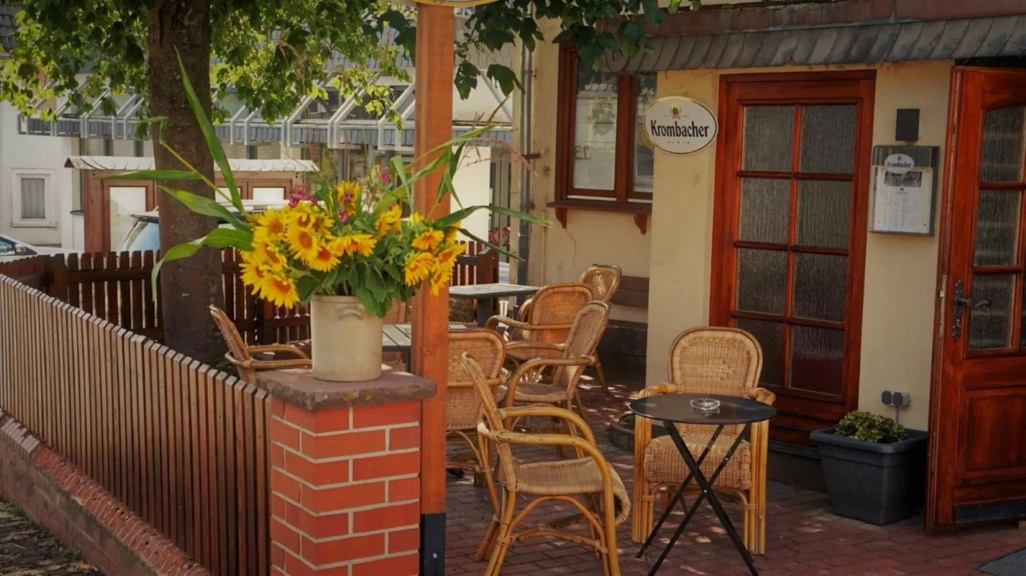 Patio in Roastineer Hotel