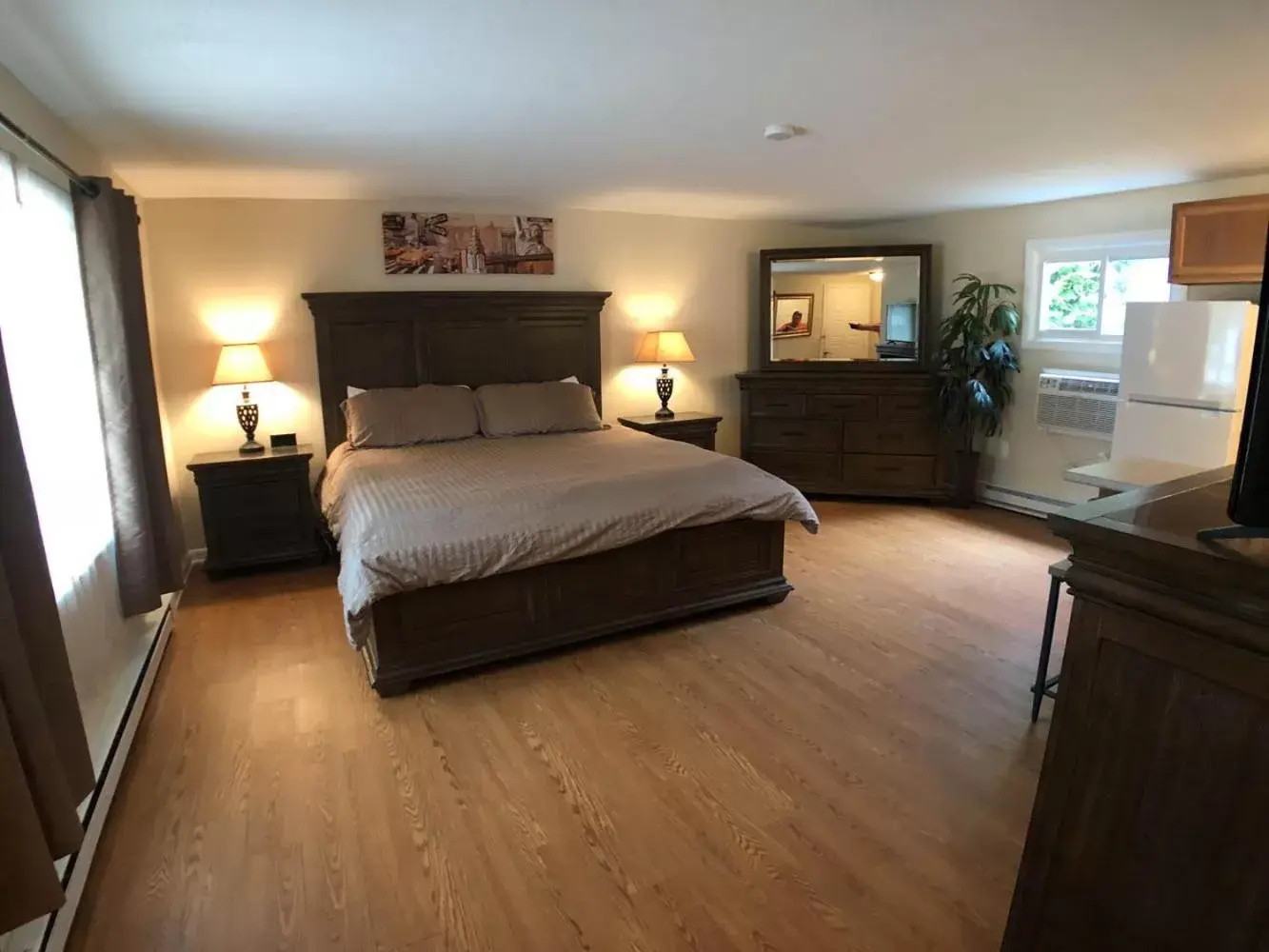 Deluxe King Studio in Shore Road Inn Deluxe King Studio in Shore Road Inn