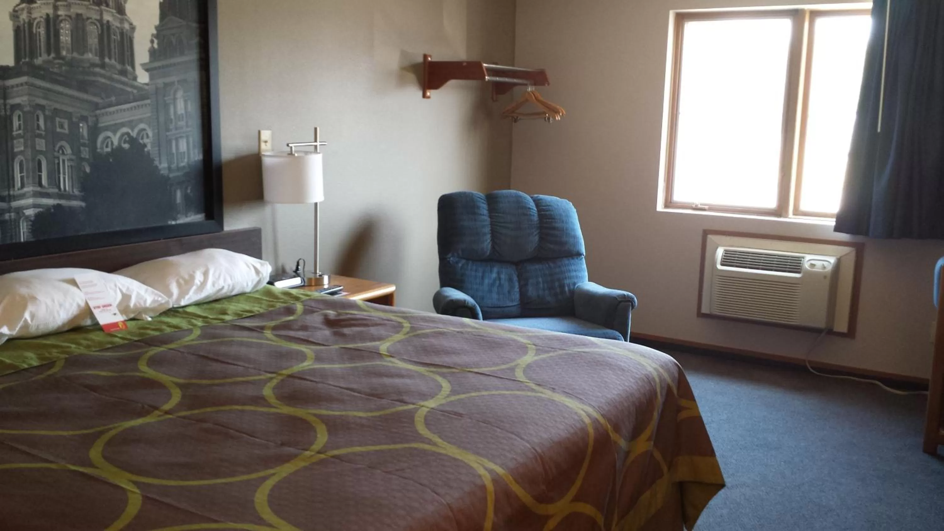 Bed in Super 8 by Wyndham Pella