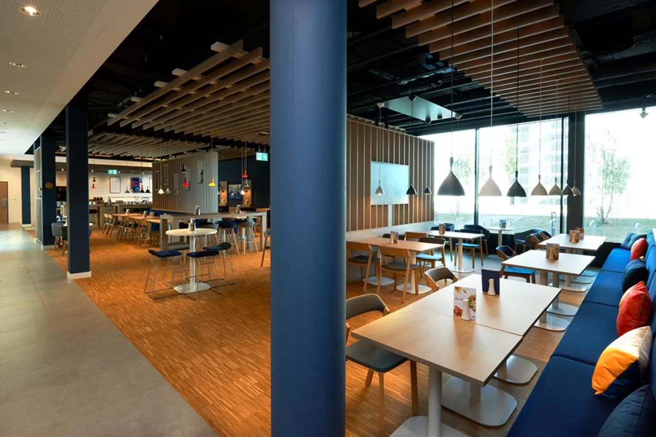 Restaurant/places to eat in Holiday Inn Express & Suites - Basel - Allschwil by IHG