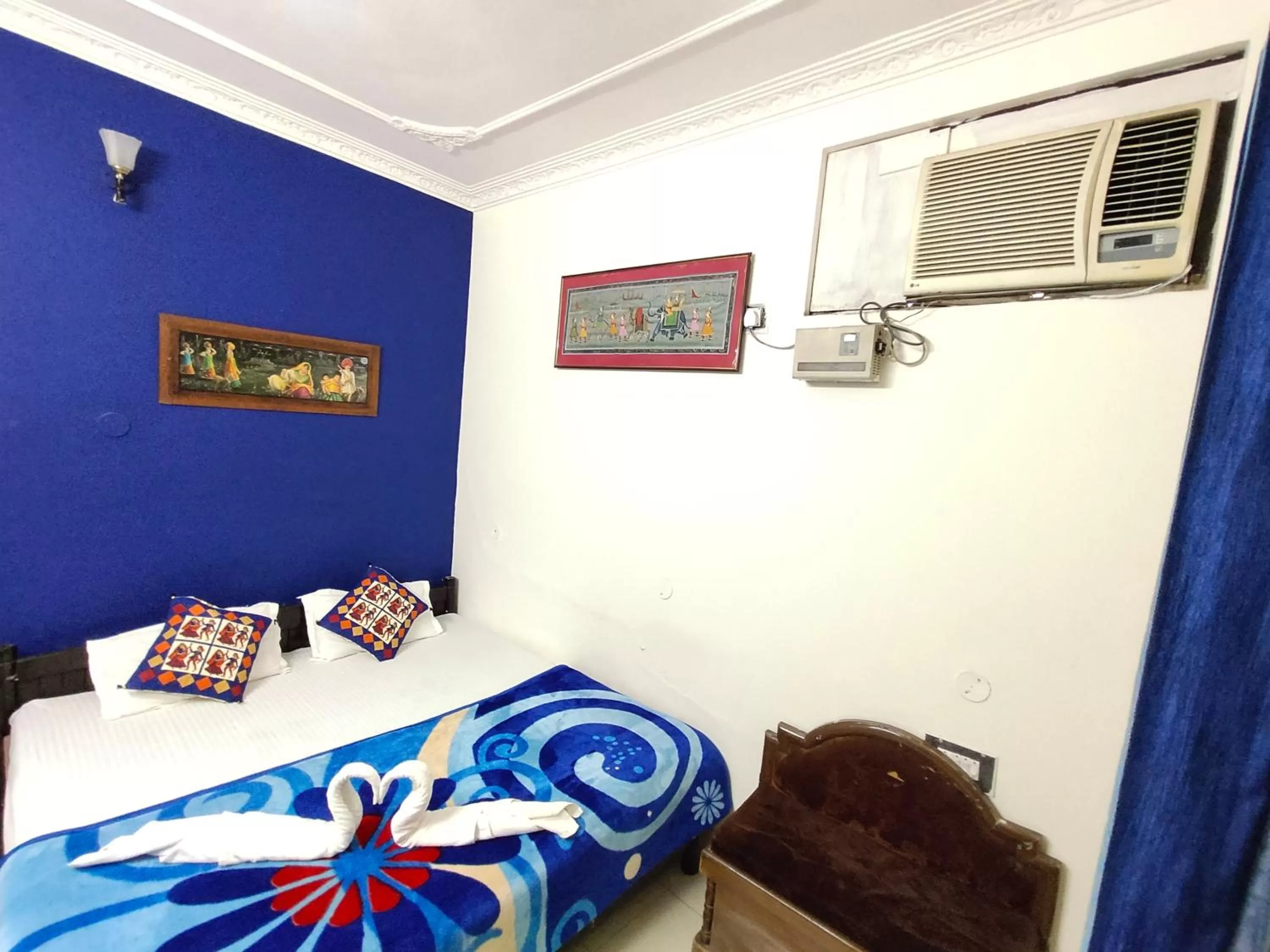 Bed in Haveli Taragarh Palace