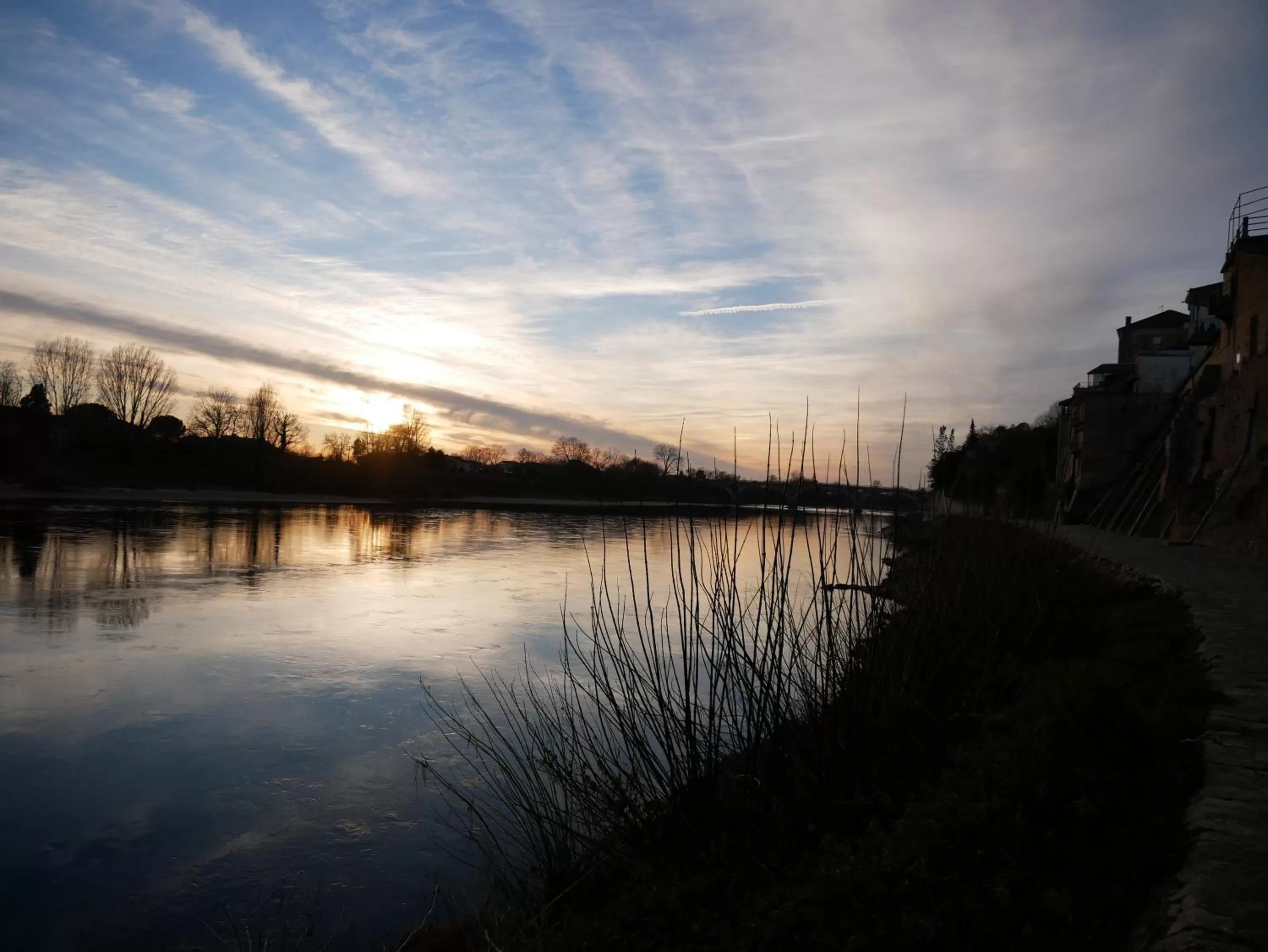 Natural landscape in CÔTE GARONNE le BALCON DES DAMES -hôtel et restaurant- Tonneins Fauillet Marmande - vue panoramique bord de Garonne chambres climatisées