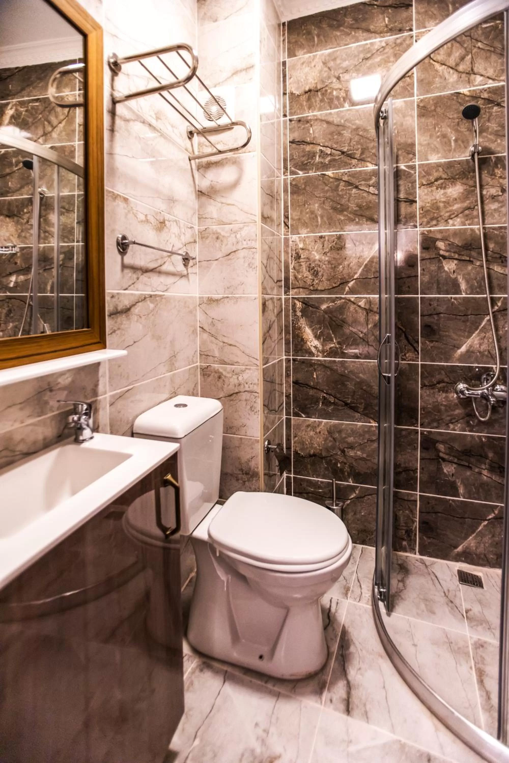 Bathroom in Dara Old City Hotel