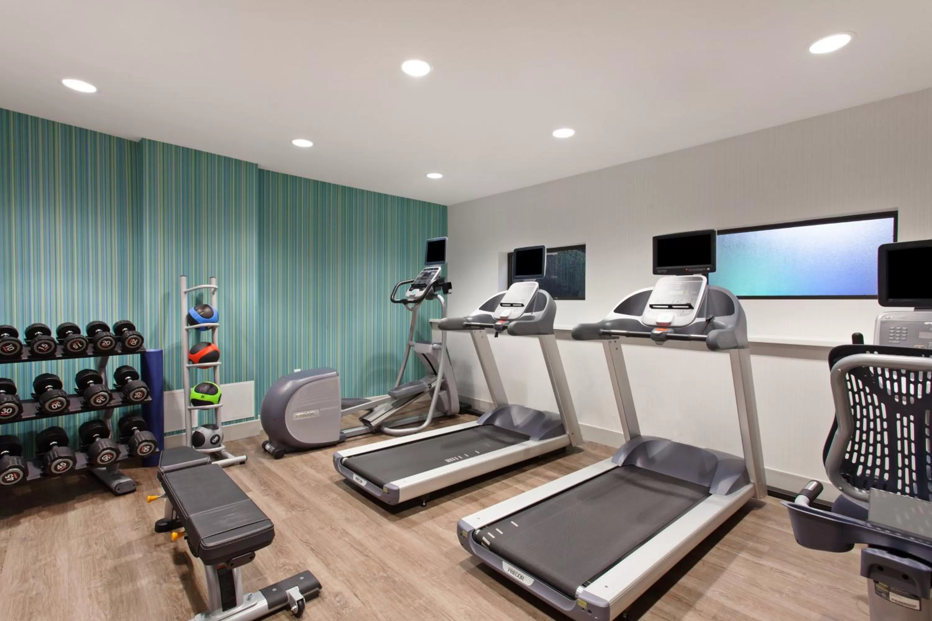 Fitness centre/facilities in Holiday Inn Express West Los Angeles by IHG