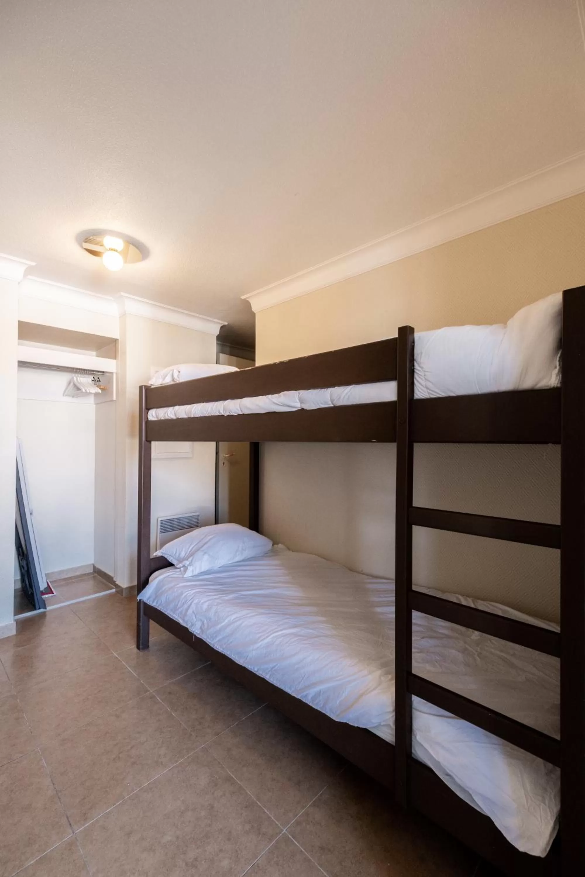 Bunk Bed in Résidence Chateau d'Acotz - Avec piscine à 600m des plages à Saint-Jean-de-Luz