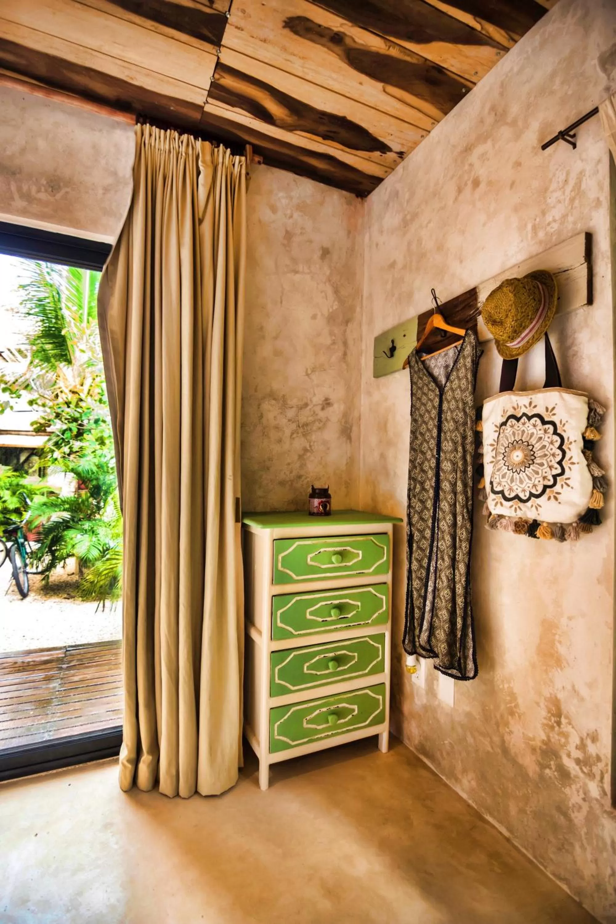 Living room, Bed in Suites Tulum