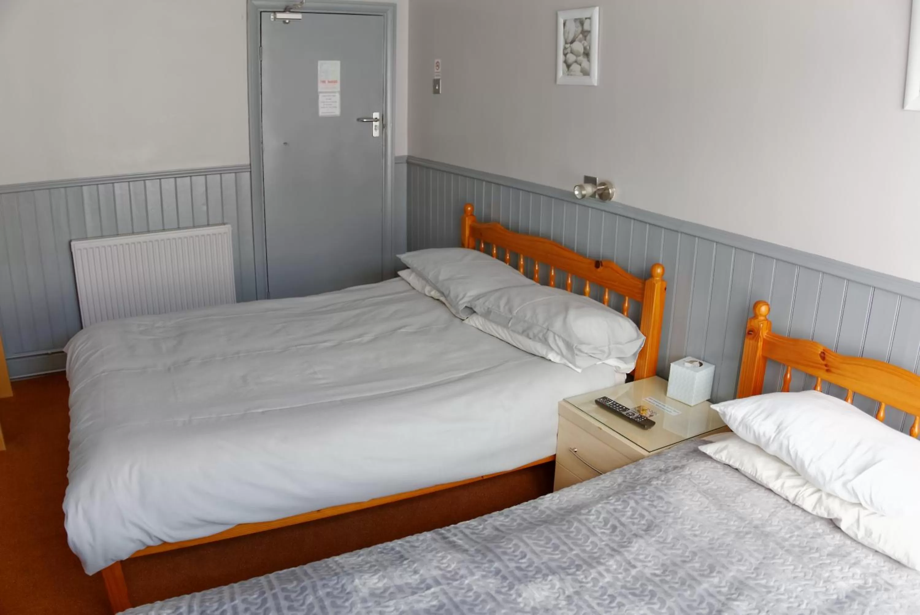 Photo of the whole room, Bed in Mallowview guest house