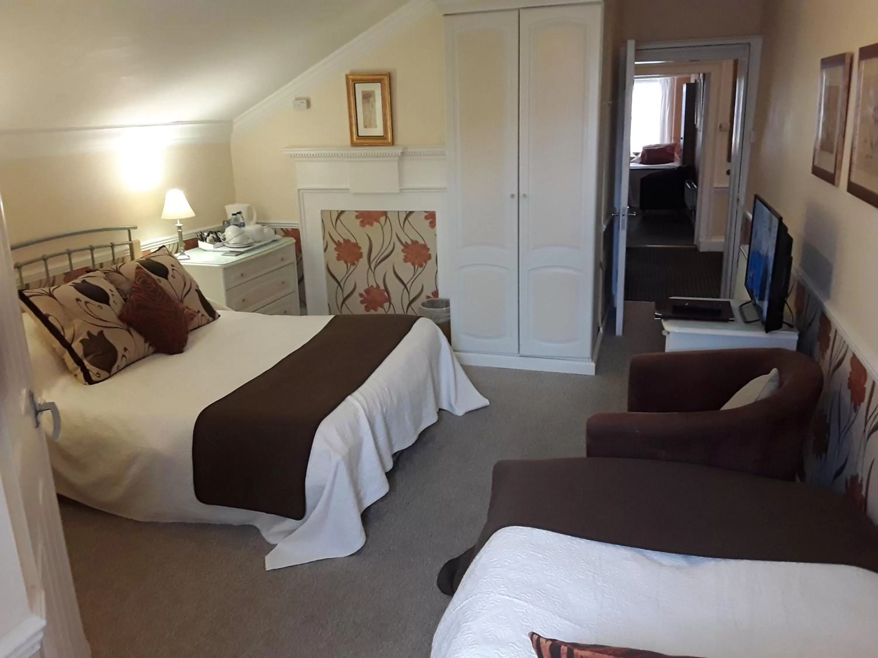 Bed in The Pack o' Cards