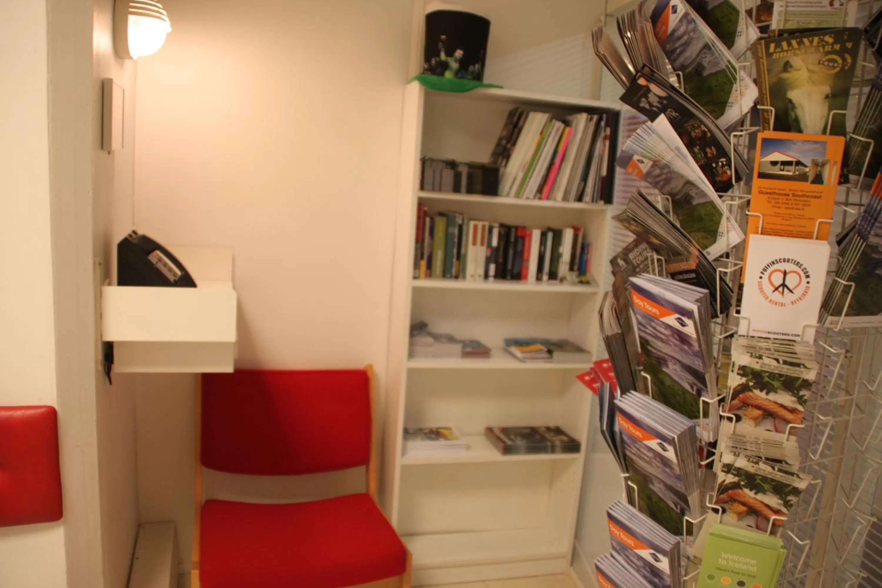 Library in 101 Guesthouse Hotel