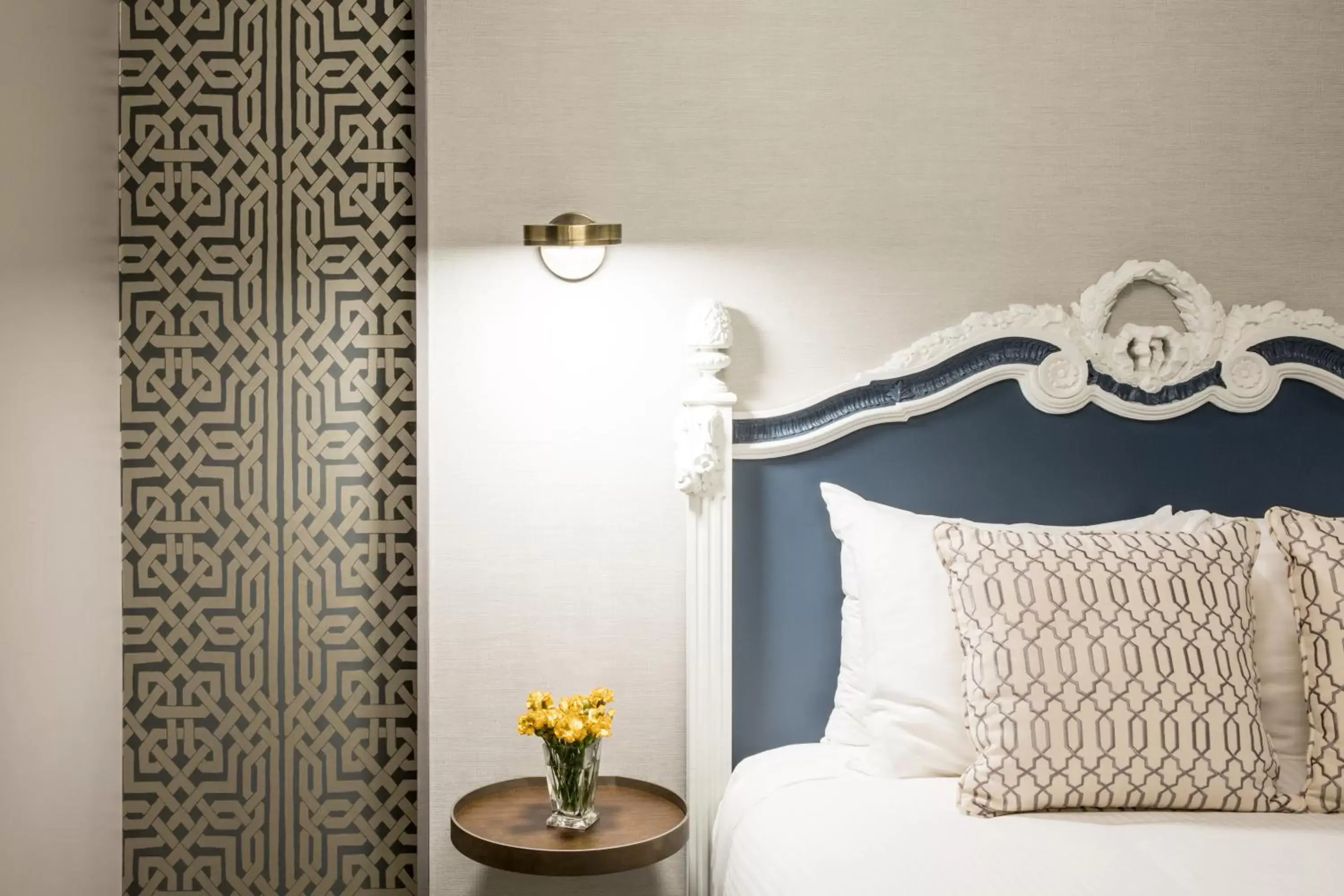 Suite with Balcony in Warwick San Francisco Suite with Balcony in Warwick San Francisco