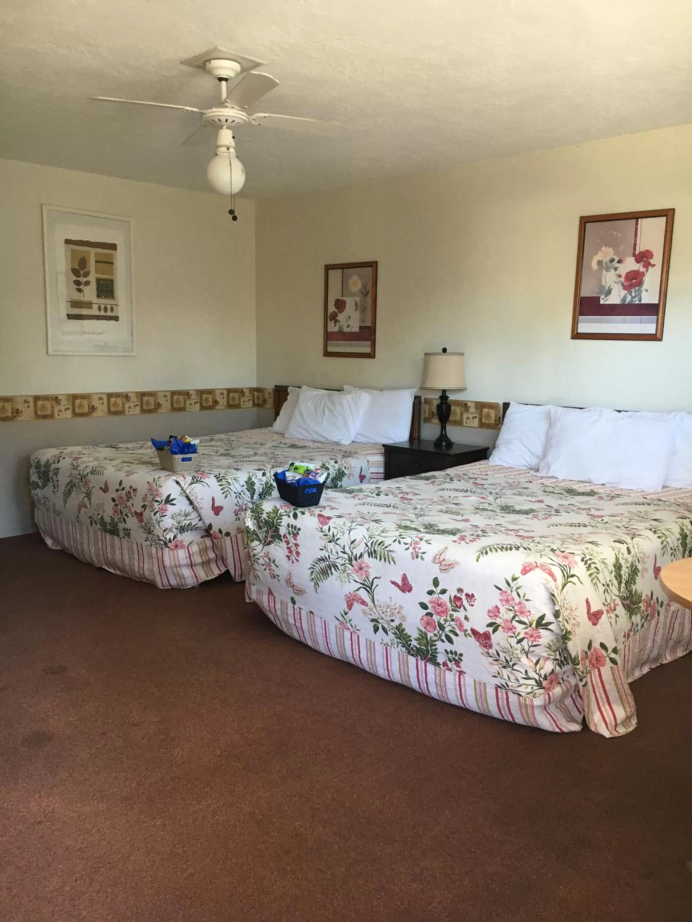 Bed in Lighthouse Inn