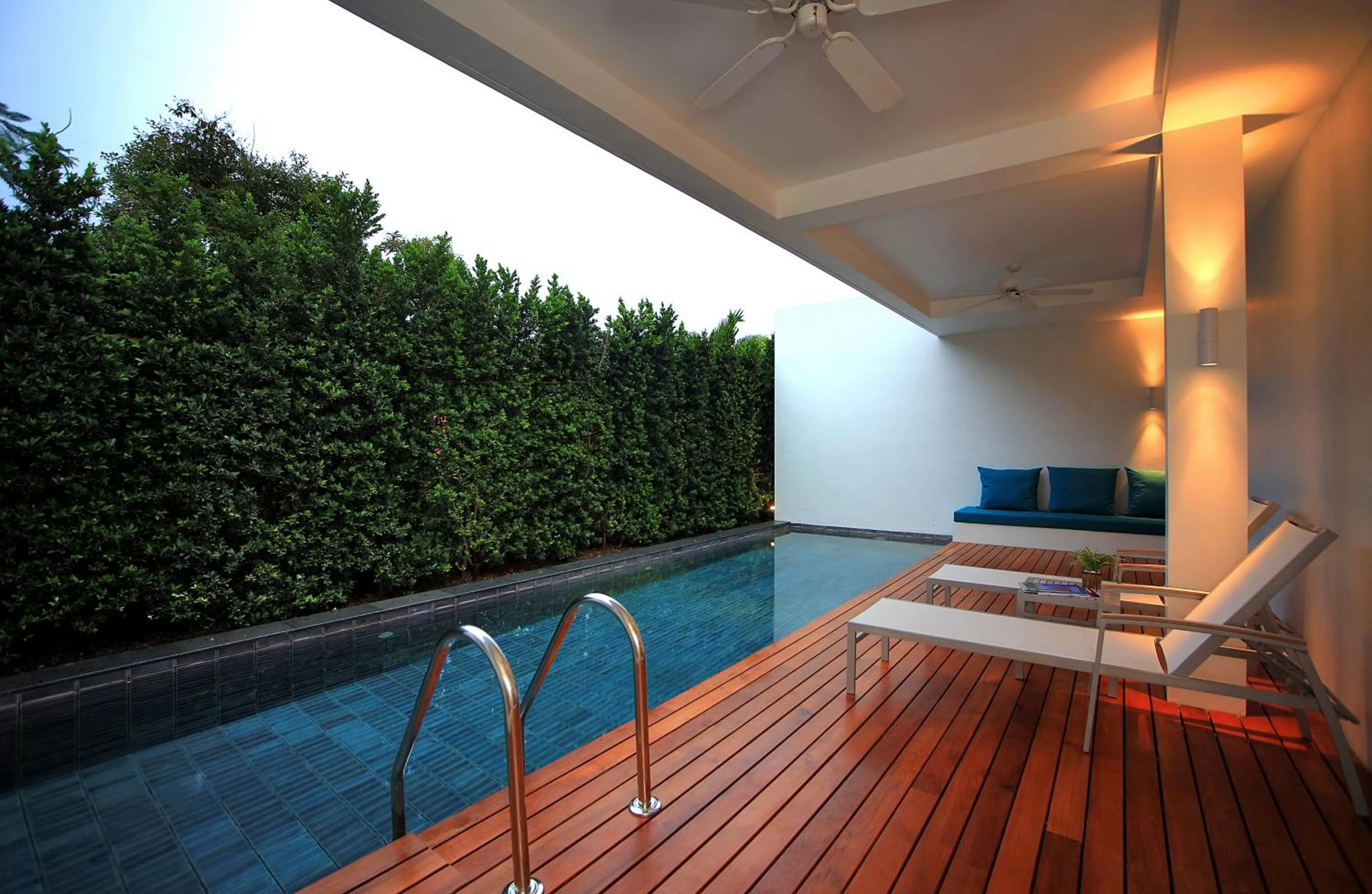 Swimming pool in Nap Patong