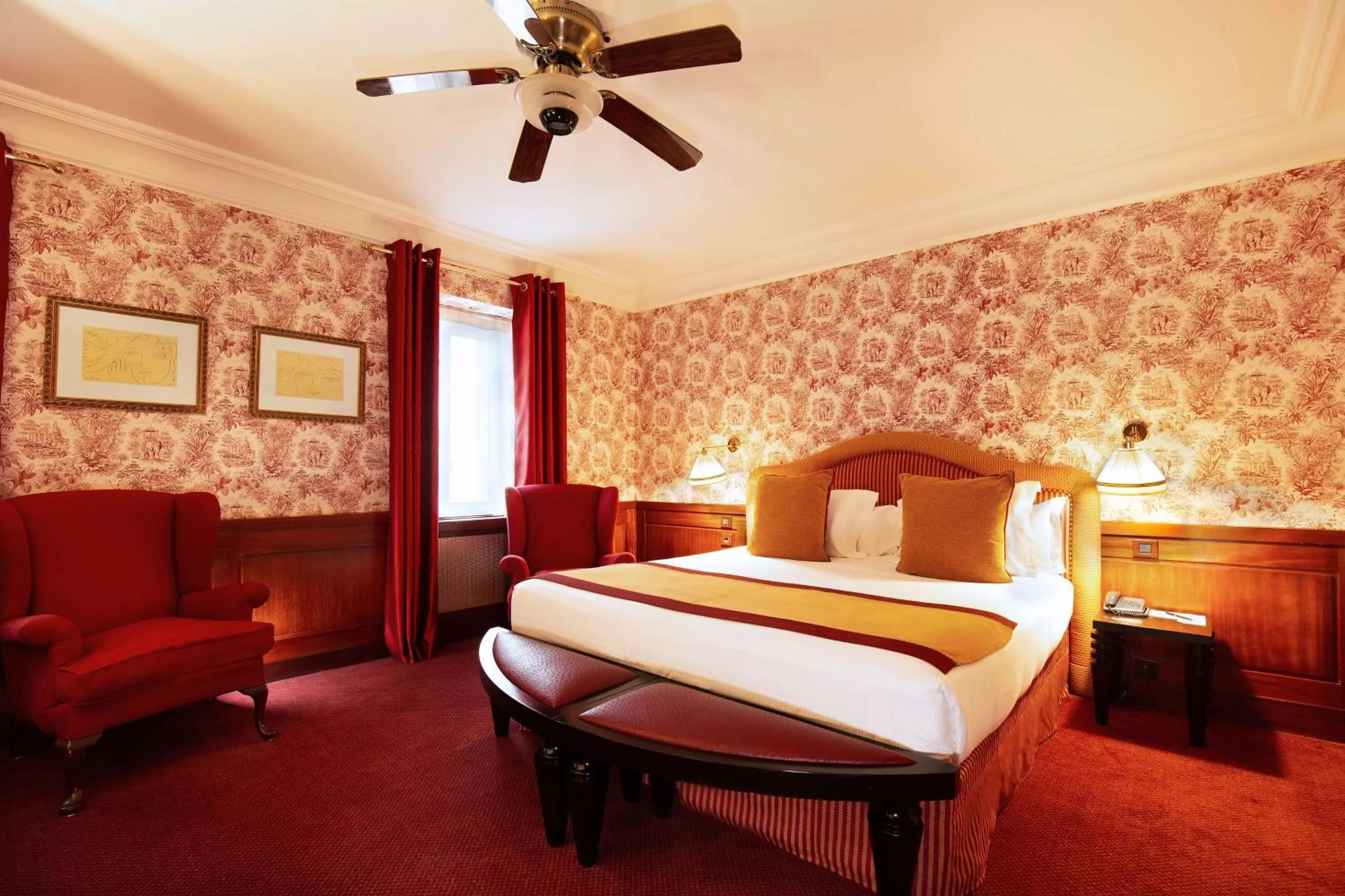 Photo of the whole room, Bed in Grand Hotel de l'Opera - BW Premier Collection