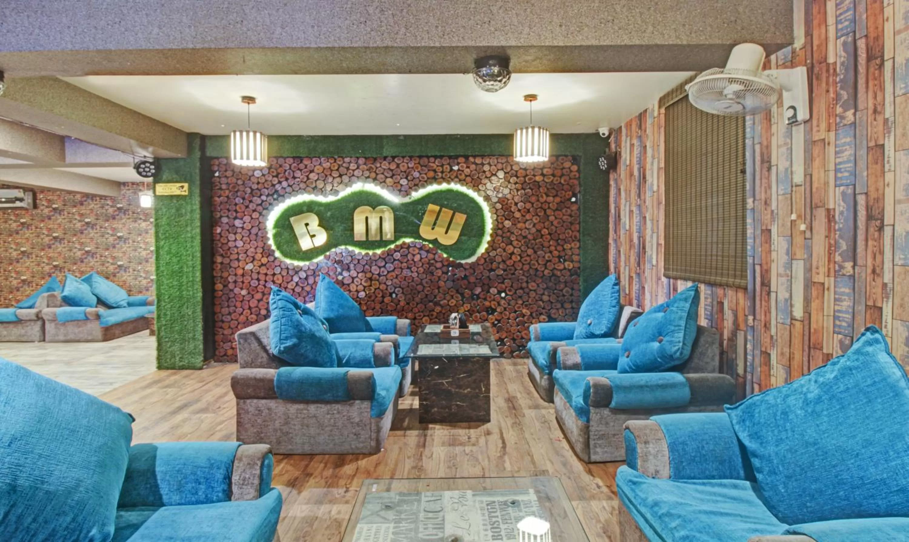 Seating area in Treebo The Boss