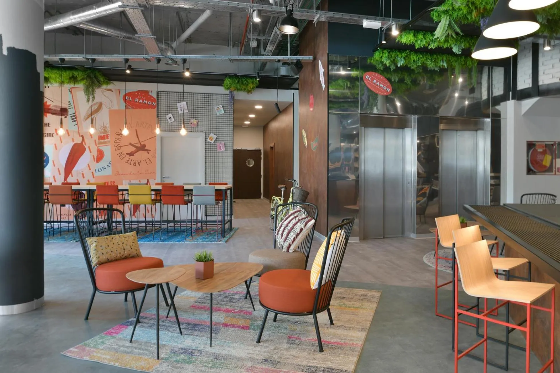 Lounge or bar in Ibis Madrid Getafe