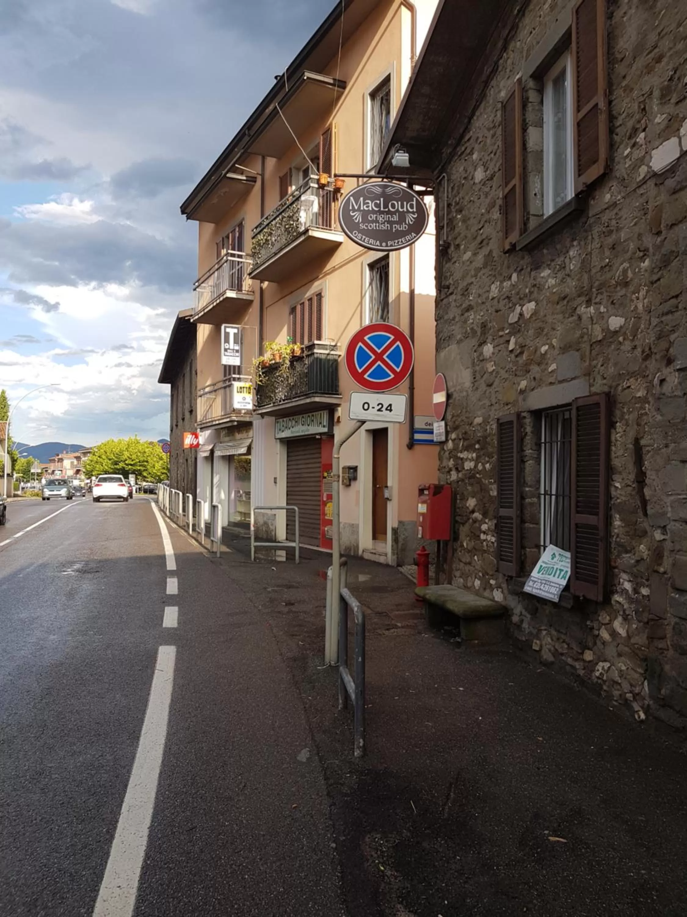 Property building in Macloud pub B&B