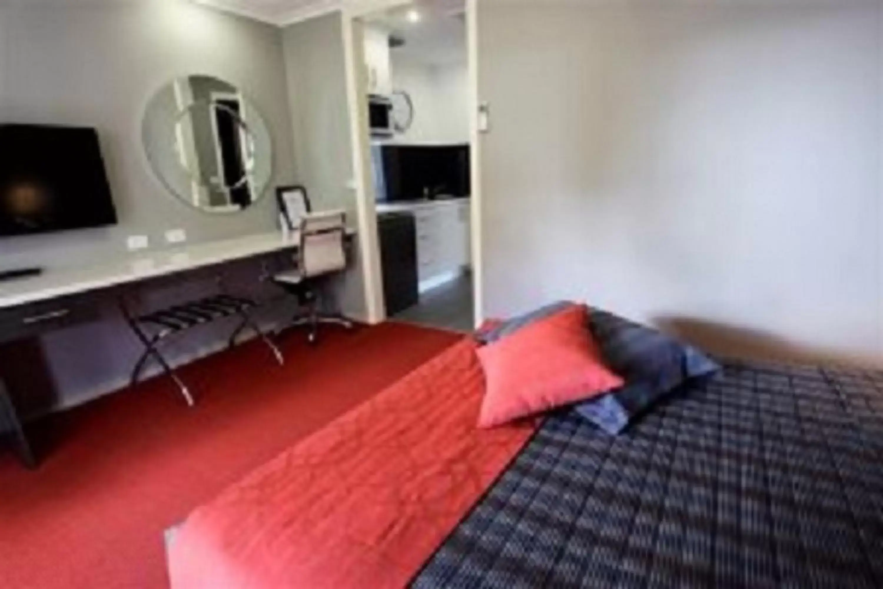 Two-Bedroom Semi Contained Unit in Cattlemans Country Motor Inn & Serviced Apartments Two-Bedroom Semi Contained Unit in Cattlemans Country Motor Inn & Serviced Apartments